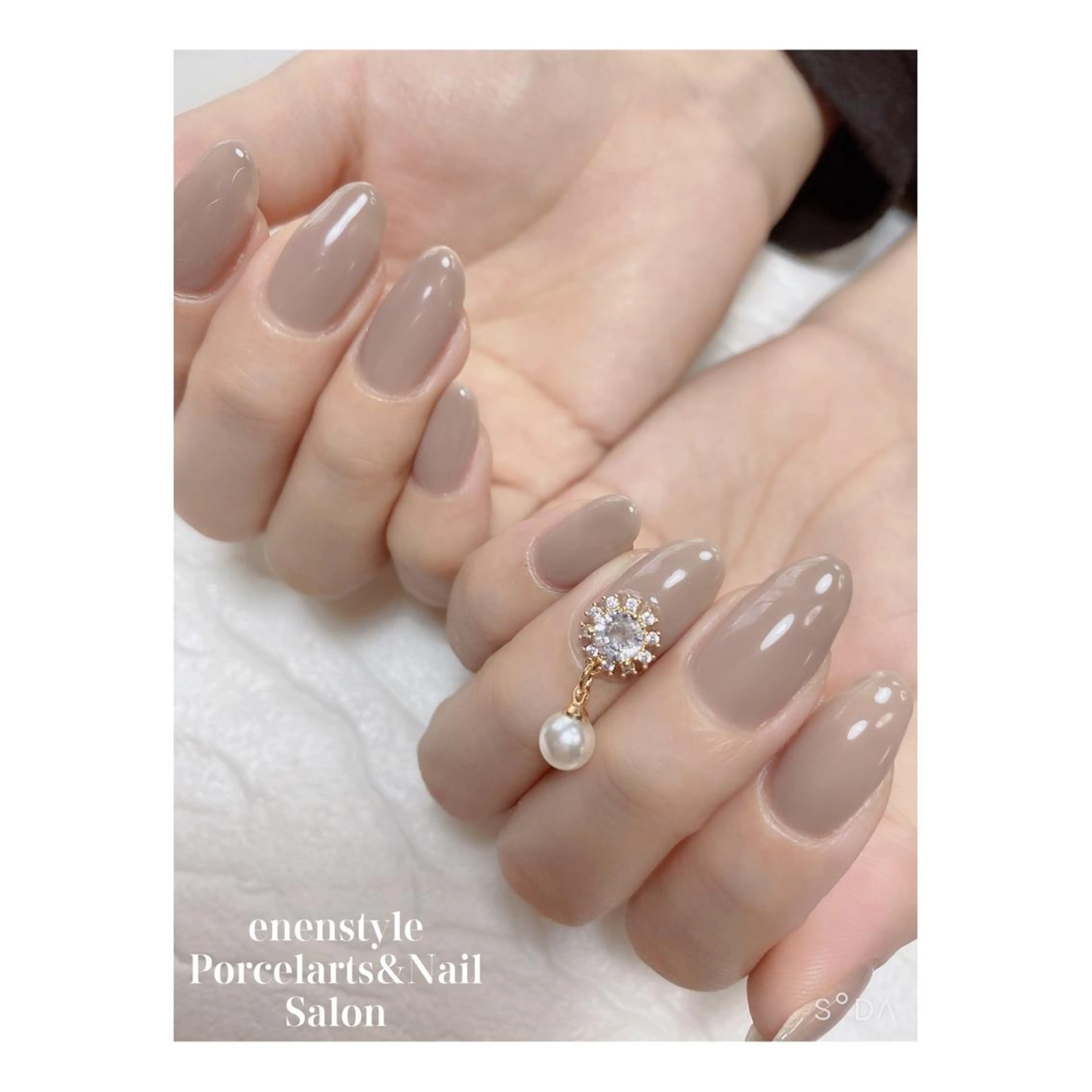 ミディアム ネイル ジェルネイル ニュアンスネイル オフィスネイル ワンカラーネイル パラジェル 👑enen style👑のネイルデザイン