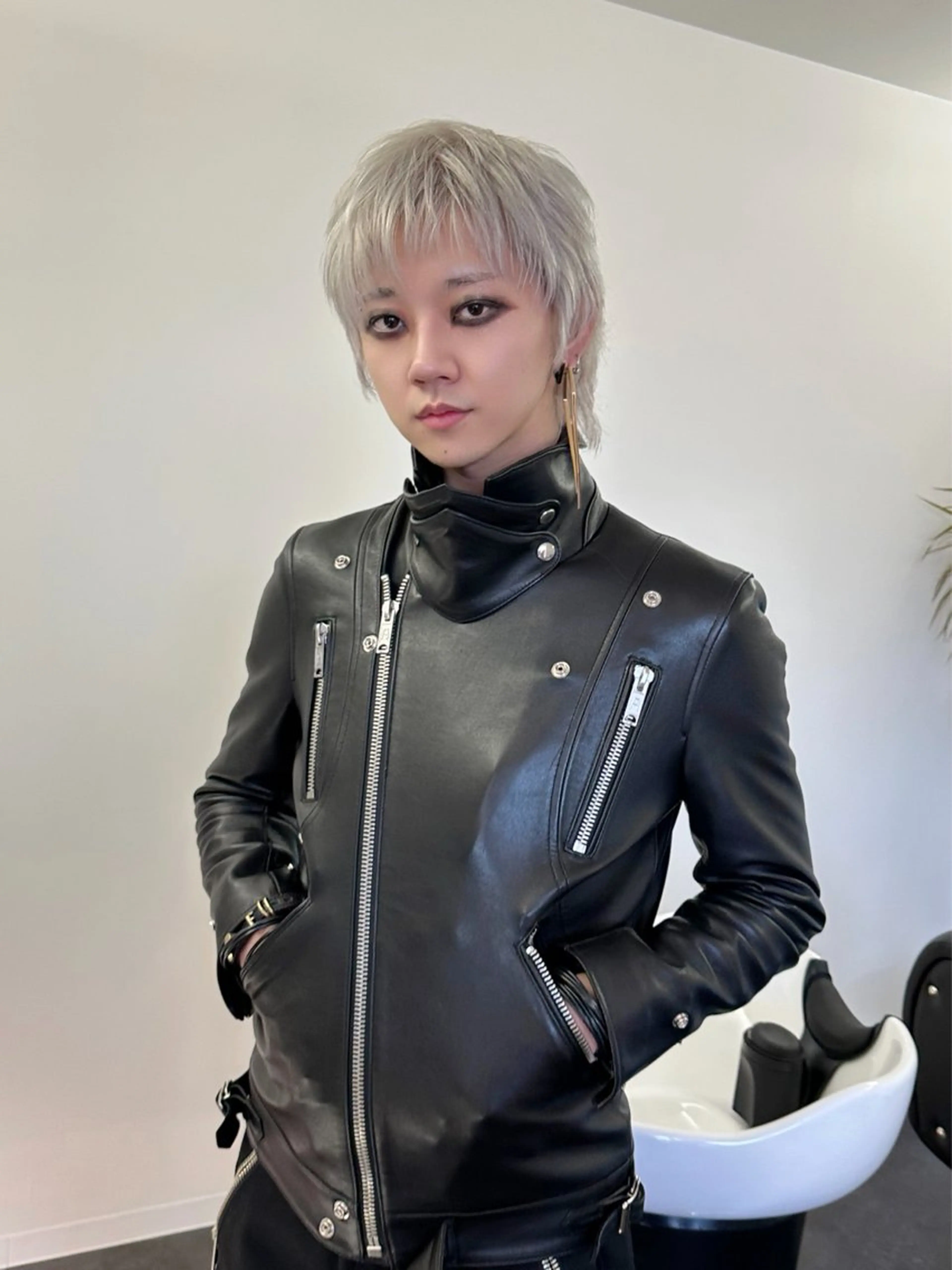 カラー メンズ カット ヘアカラー トリートメント ダメージレスブリーチ HIROSHIのヘアスタイル