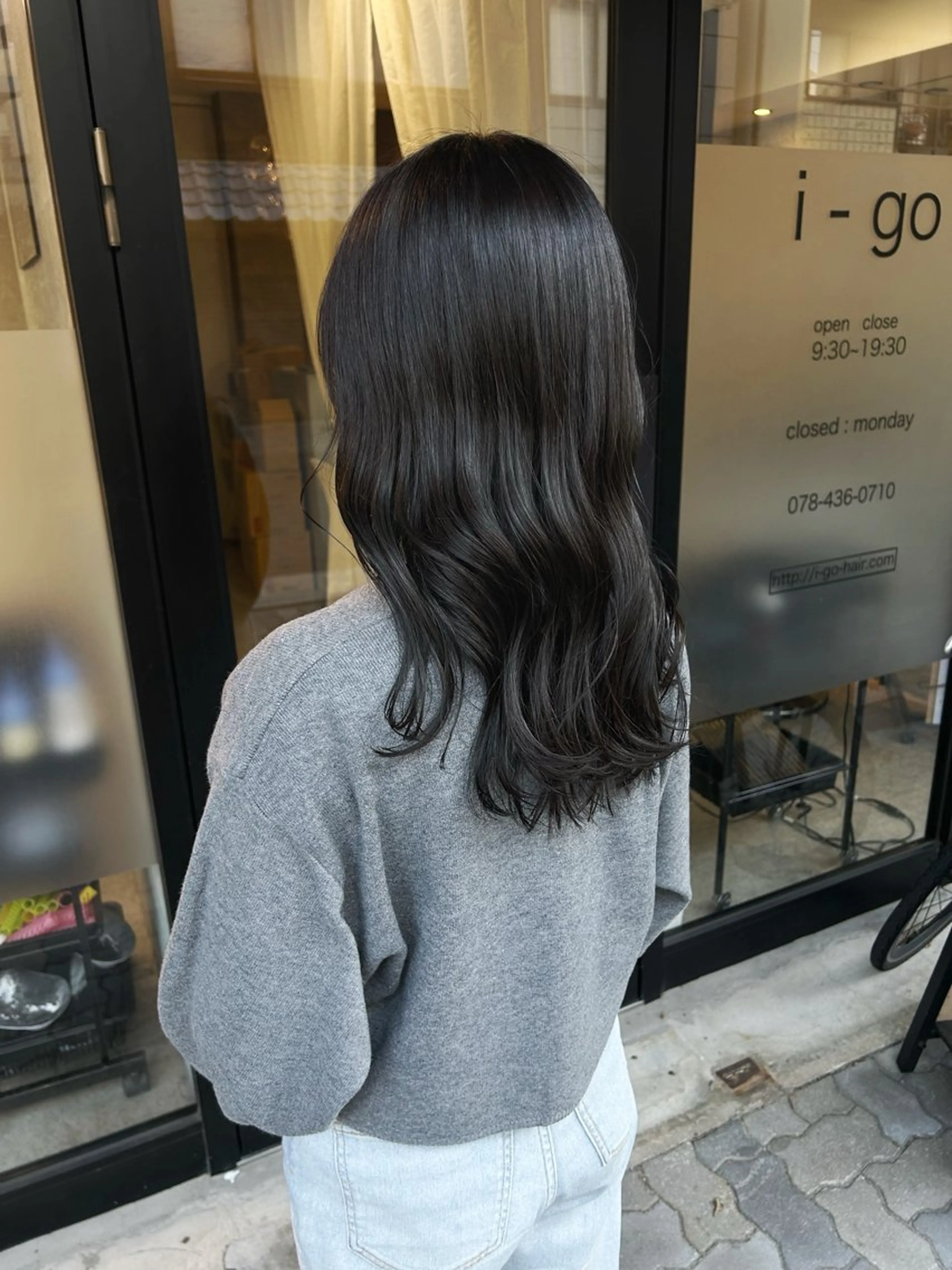 カラー シモウラ アオイのヘアスタイル