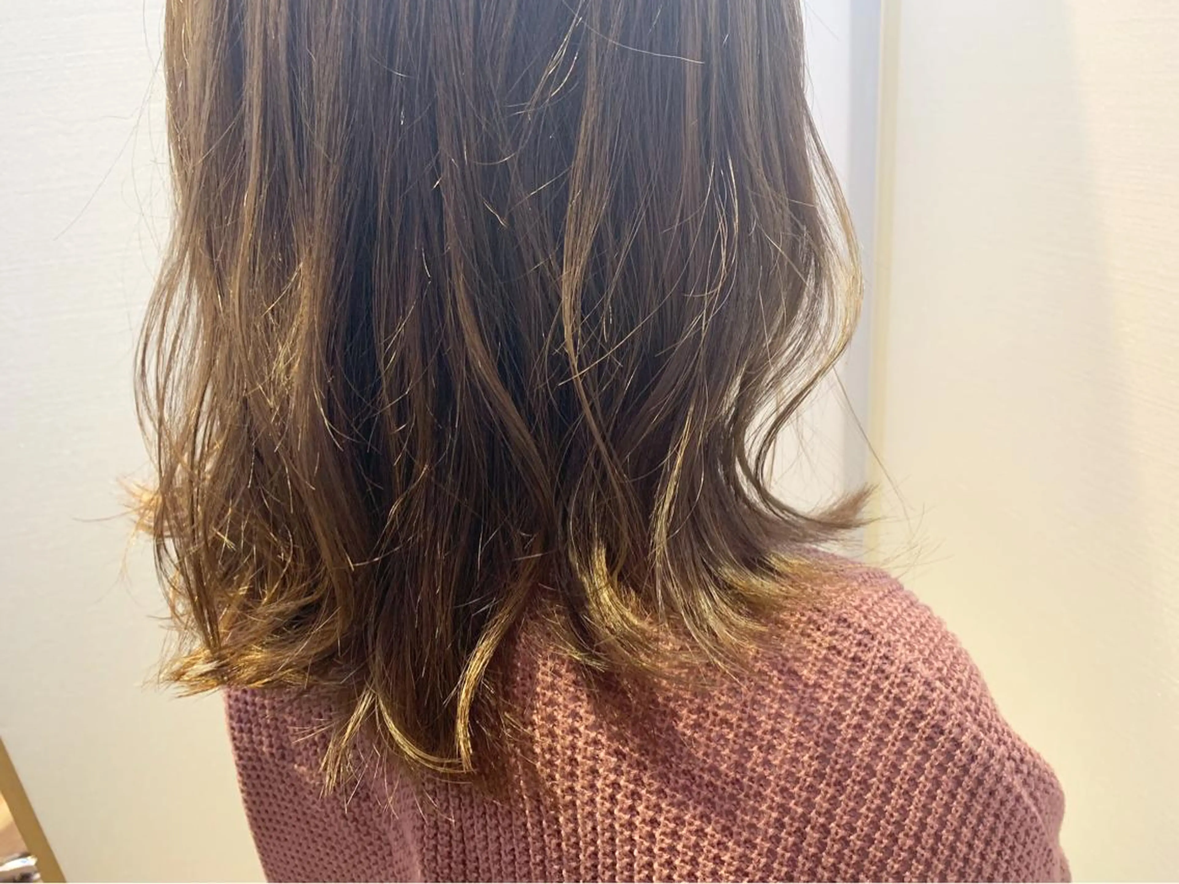 セミロング カラー アッシュ ベージュカラー カット ヘアカラー トリートメント 【Uneユヌ】菊地 春那のヘアスタイル