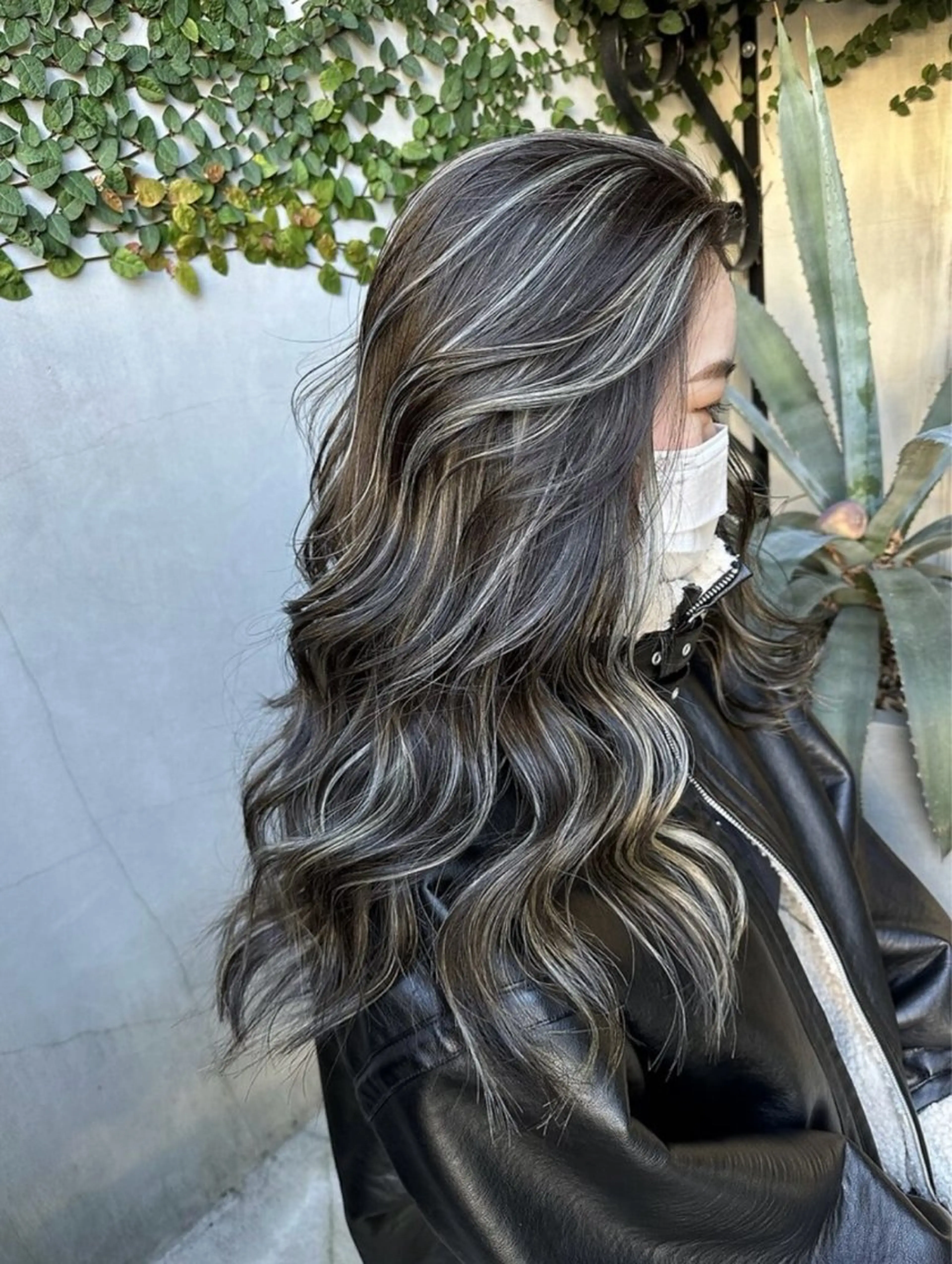 セミロング ハイライト Cure2所属・🌈ハイライト特化 🌈 🐶ノザワ🐶のヘアスタイル