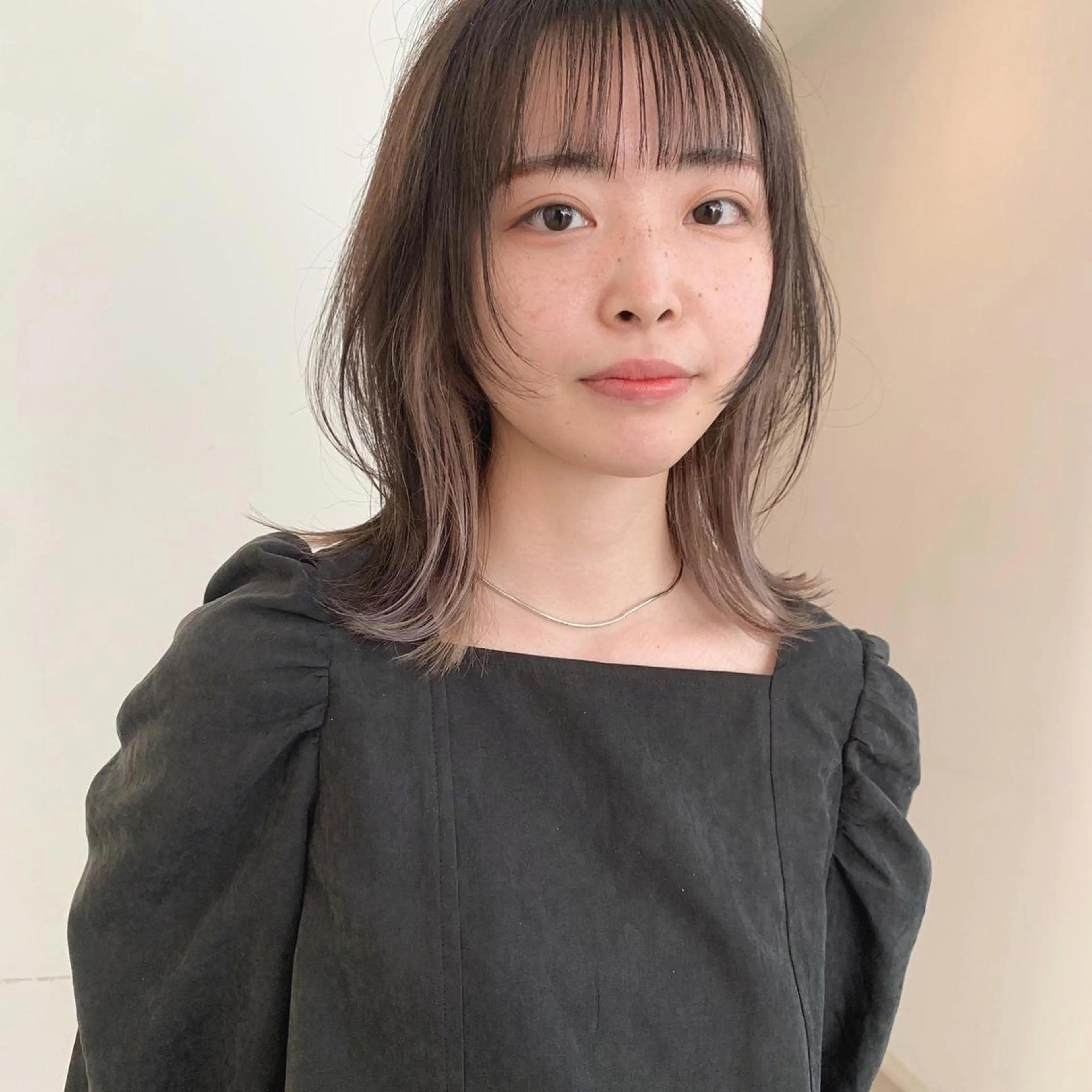 前髪カット✂️➕イヤリングカラー🎨(ブリーチあり)➕保湿トリートメント✨の写真