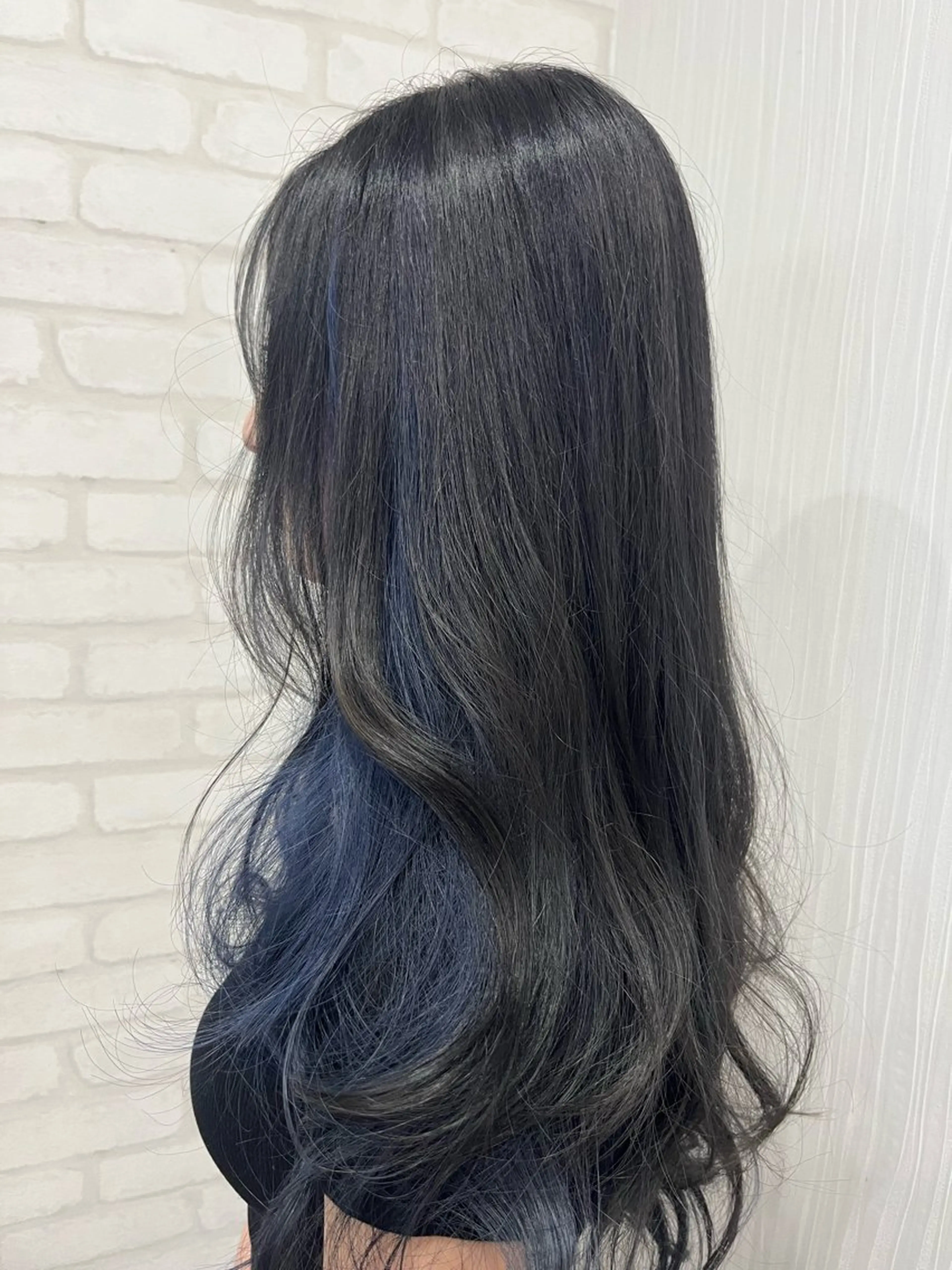 ロング カラー ブリーチ ブルーカラー カット ヘアカラー 藤田 陽斗のヘアスタイル