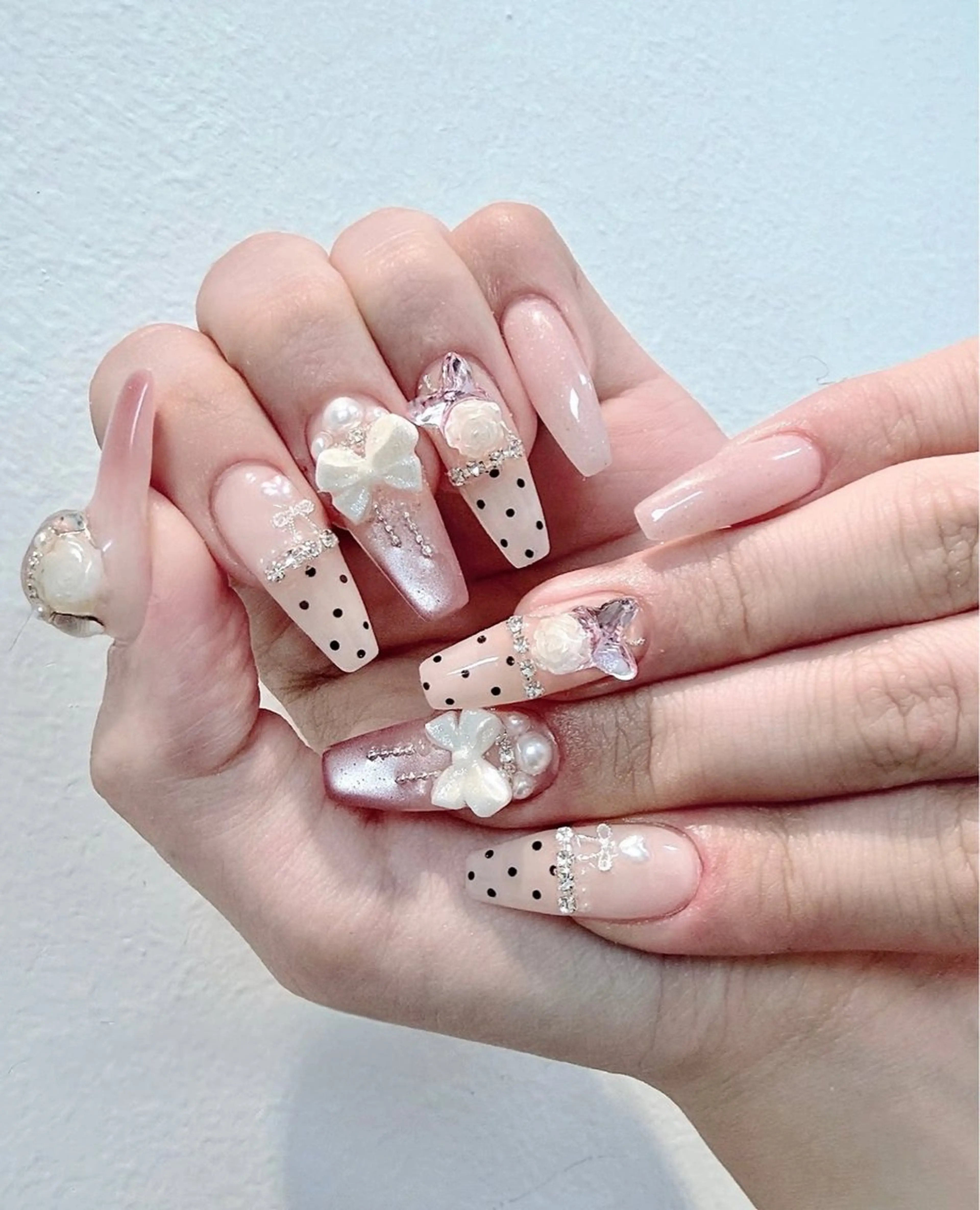 ネイル フラッシュネイル フレンチネイル グラデーション キラキラネイル 韓国ネイル ハンドネイル Lunaa 池袋のネイルデザイン