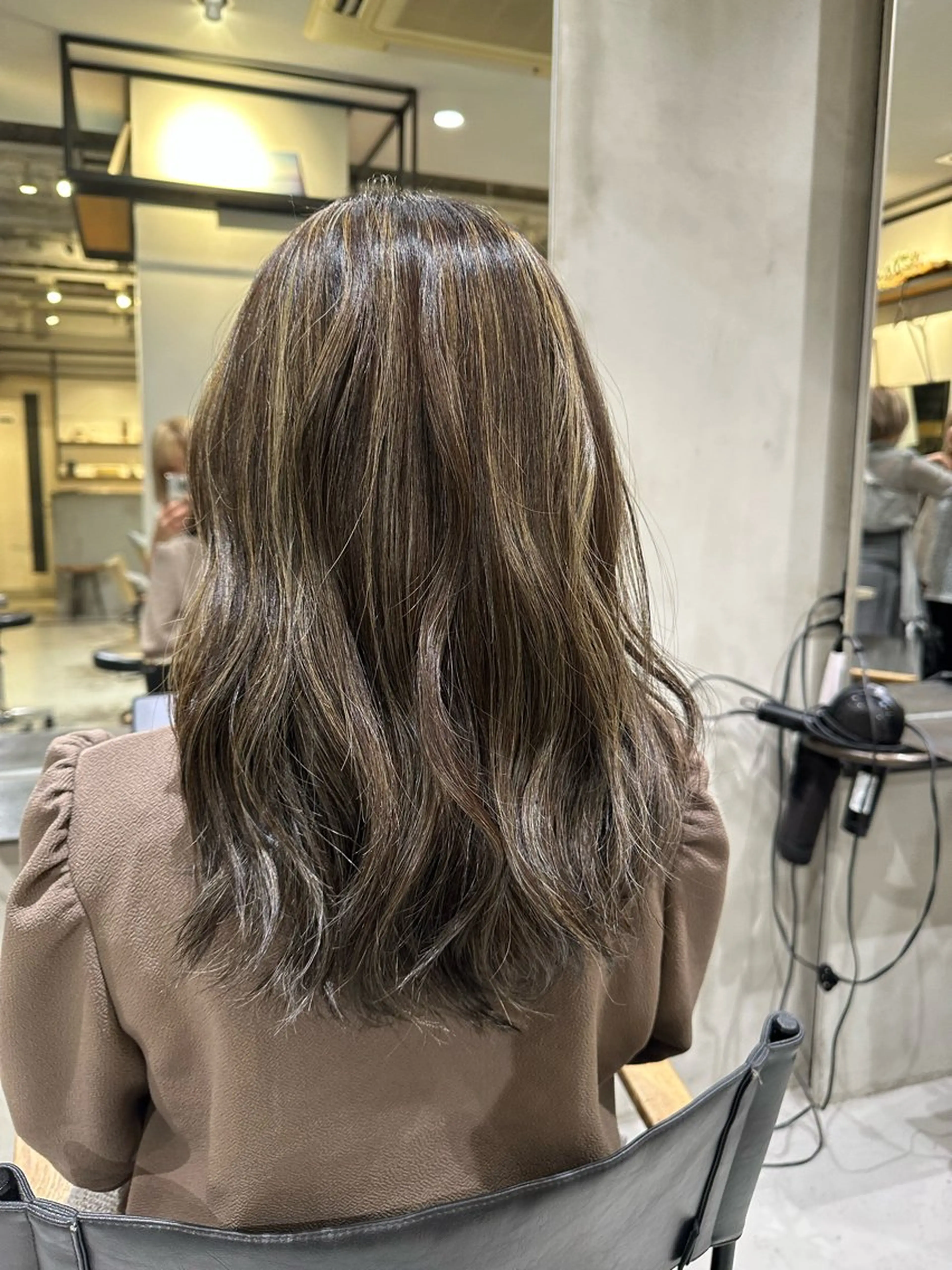 セミロング ハイライト ボブ/似合わせ レイヤーcocomoのヘアスタイル