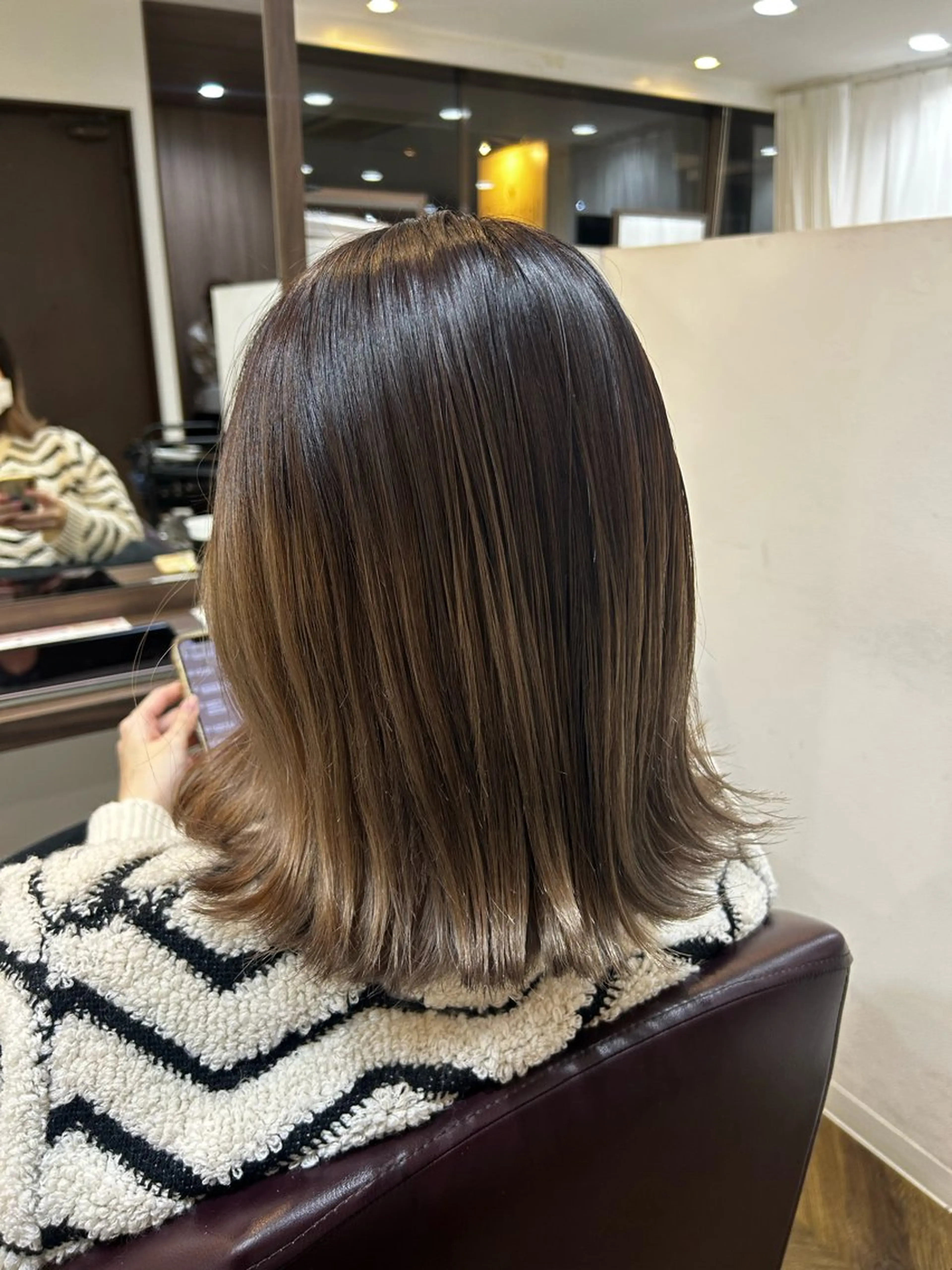ミディアム カラー 上田 愛來のヘアスタイル