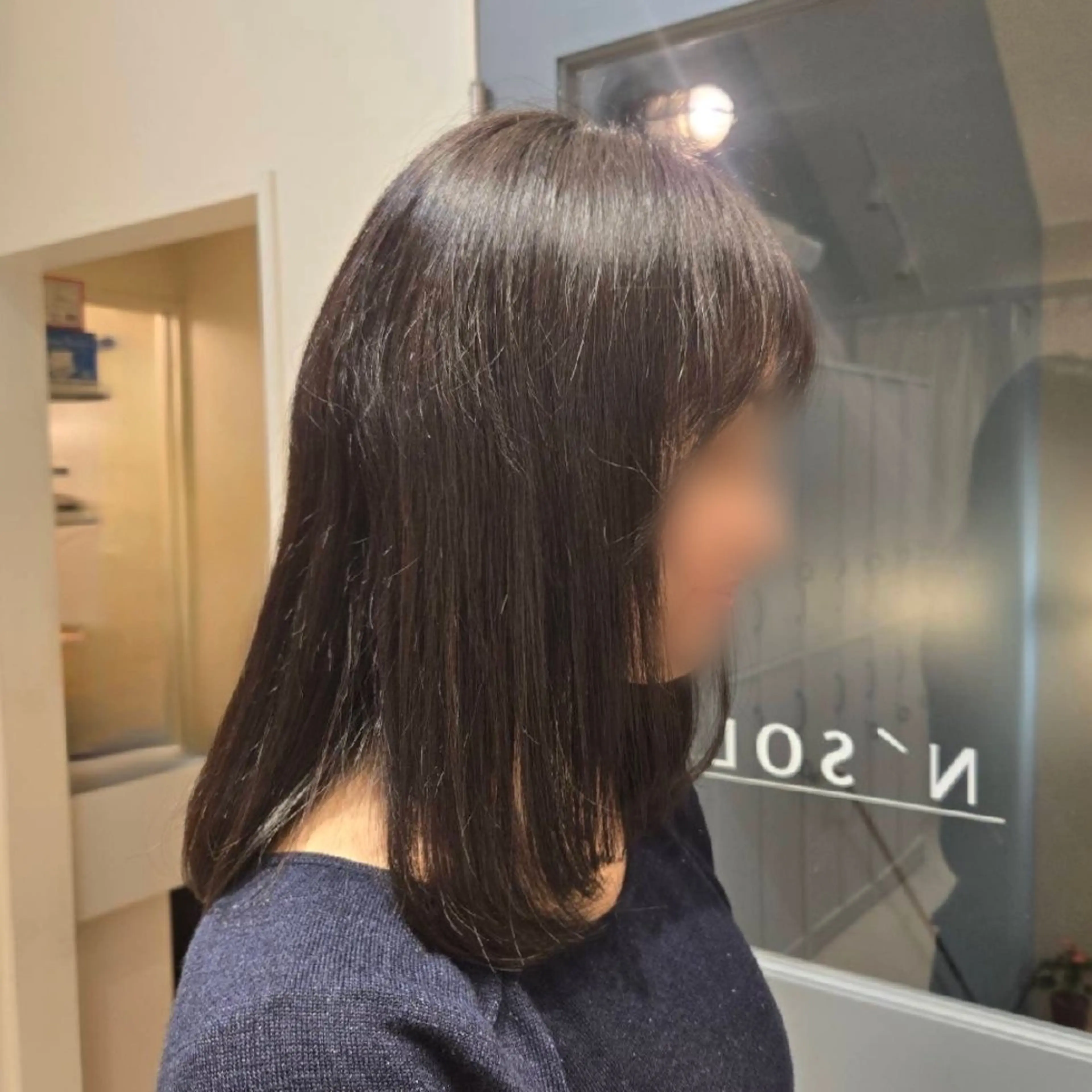 ミディアム ミディアムレイヤー レイヤーカット 小峯 瑞貴のヘアスタイル