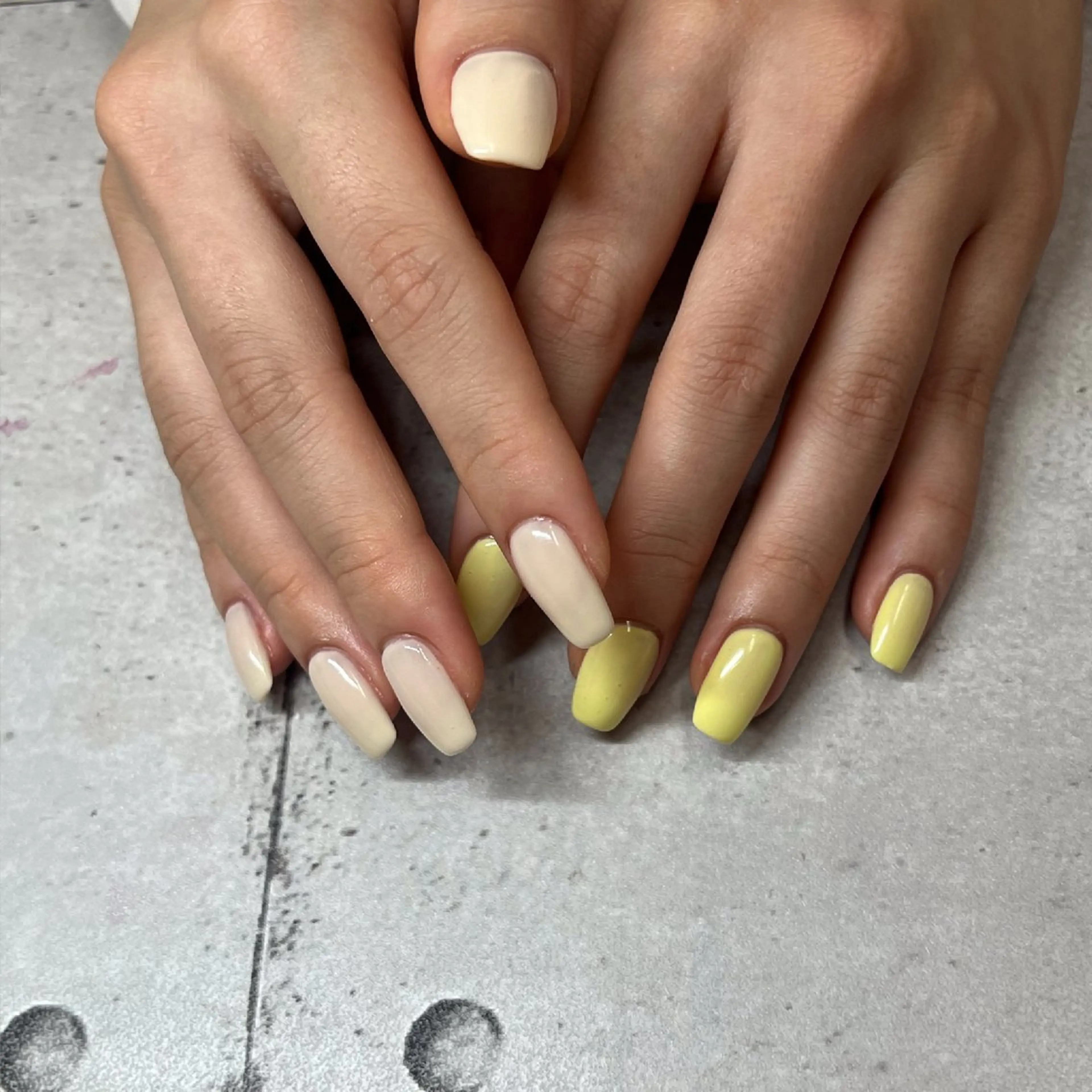 ネイル シンプルネイル ハンドネイル eun_ byShuKuRunのネイルデザイン