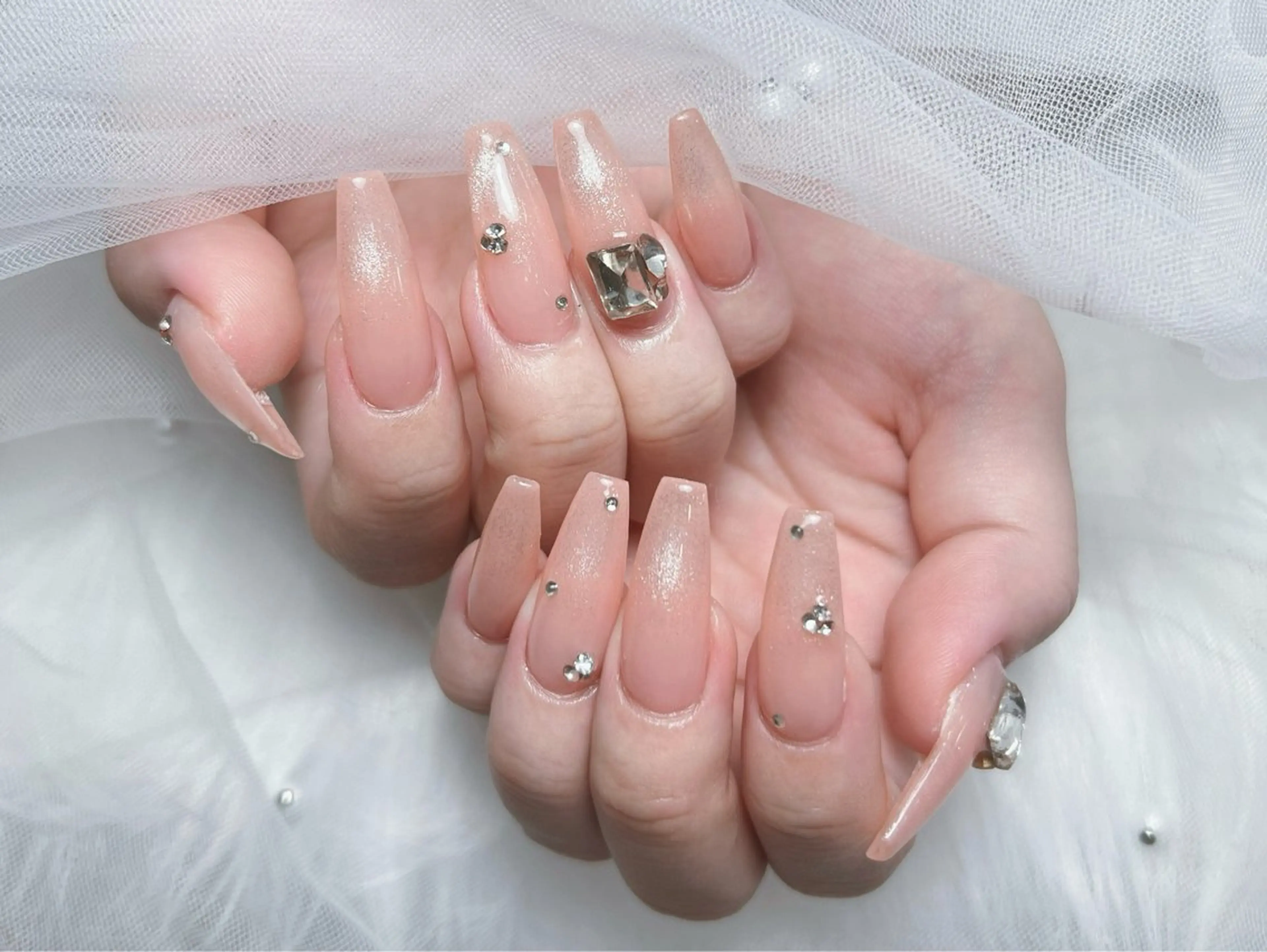 ネイル アートネイル オーロラネイル チークネイル 長さ出し フットネイル Miya _nailのネイルデザイン