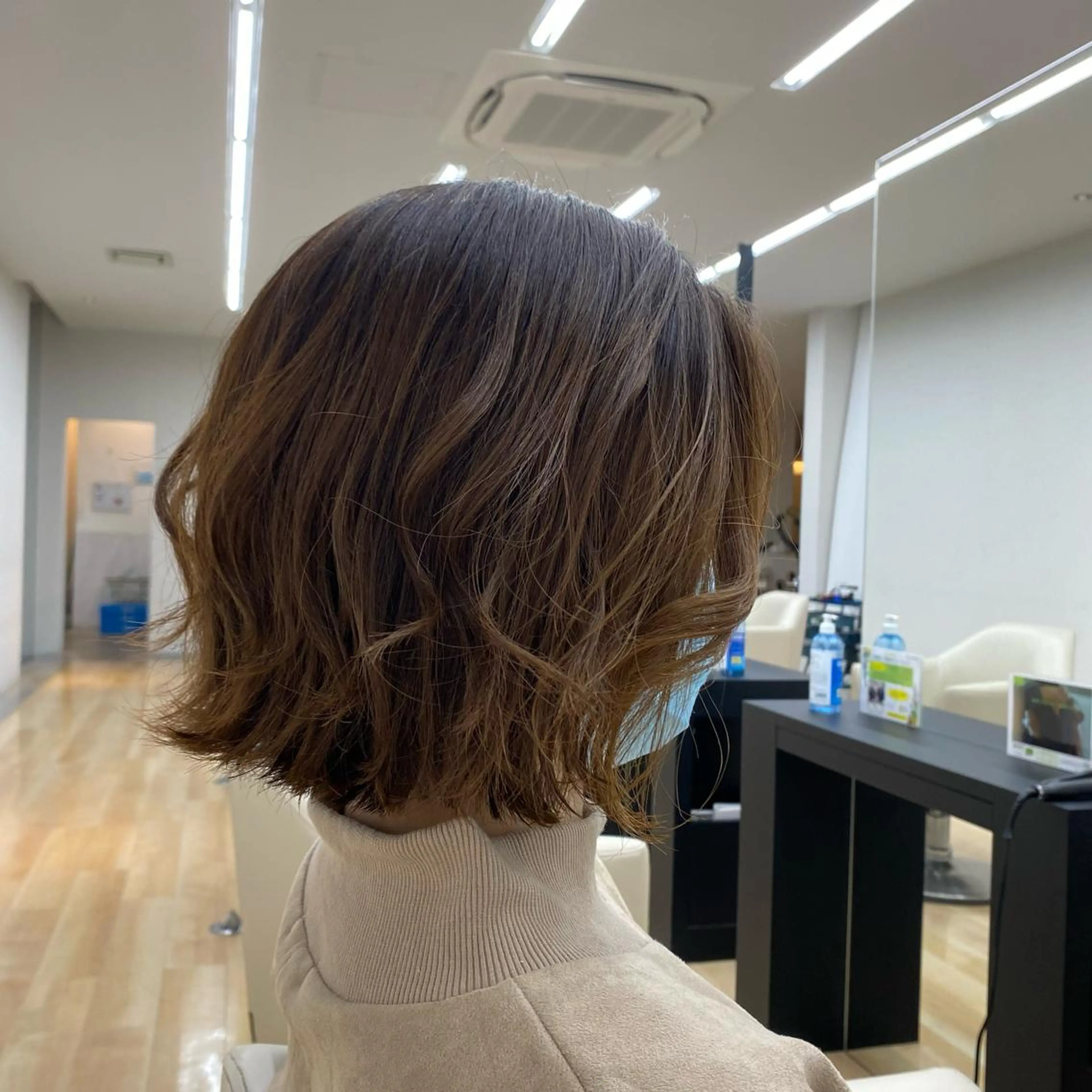 ミディアム ボブ レイヤーカット 今井 美桜のヘアスタイル