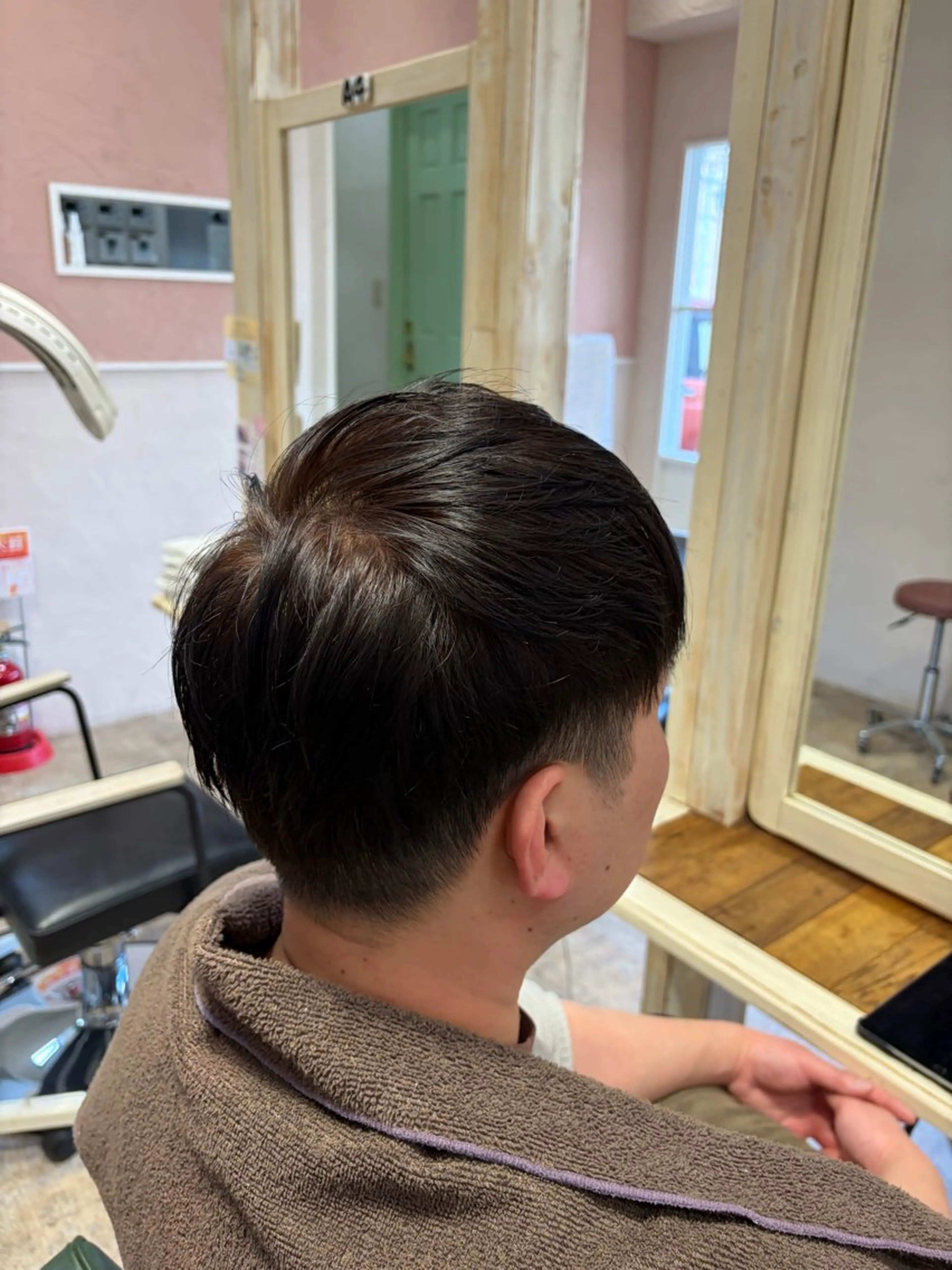 ショート 辻　メンズカット ハイライトカラーのヘアスタイル