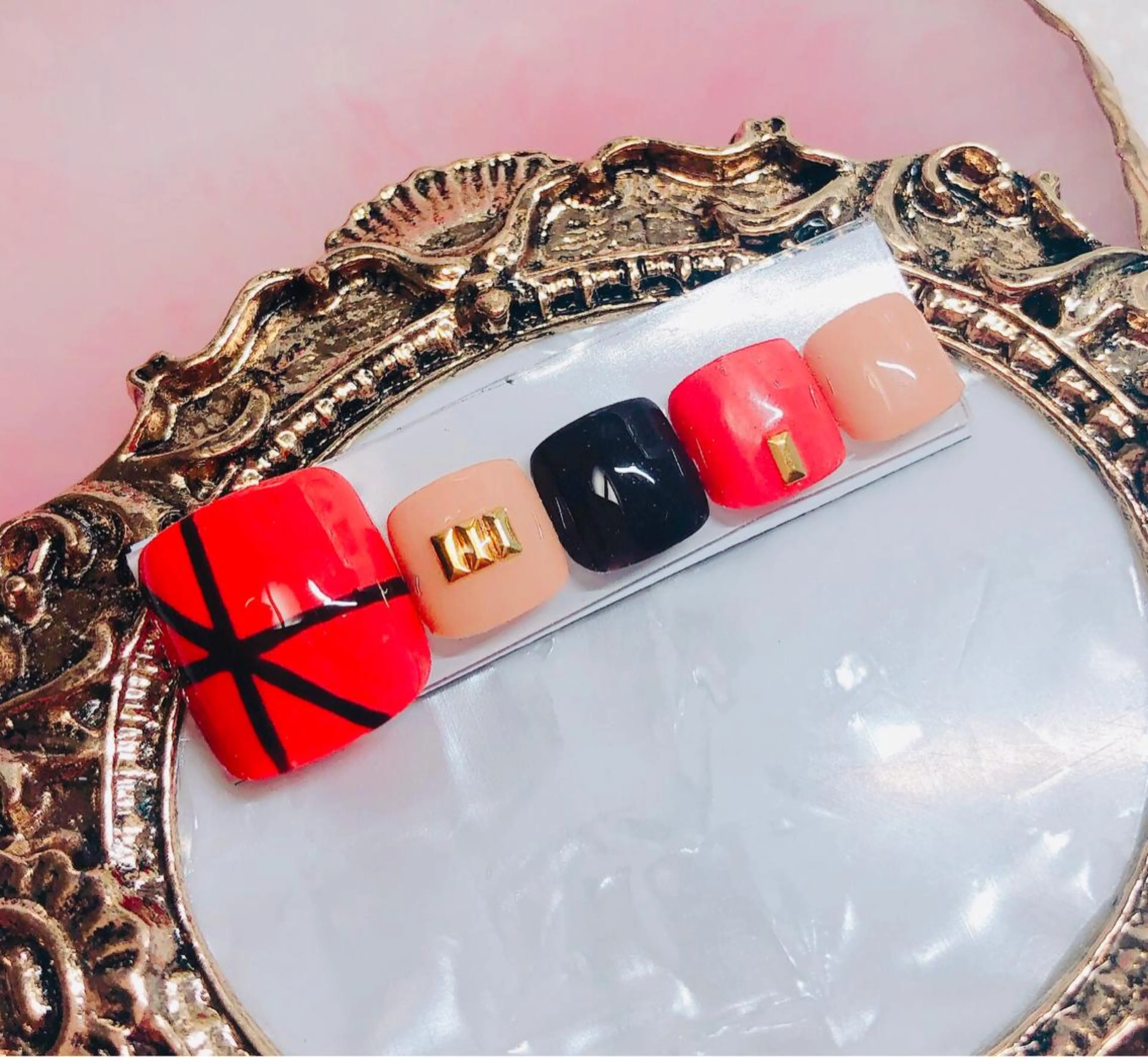 ネイル フットネイル フットネイル CROWN プライベートサロンのネイルデザイン