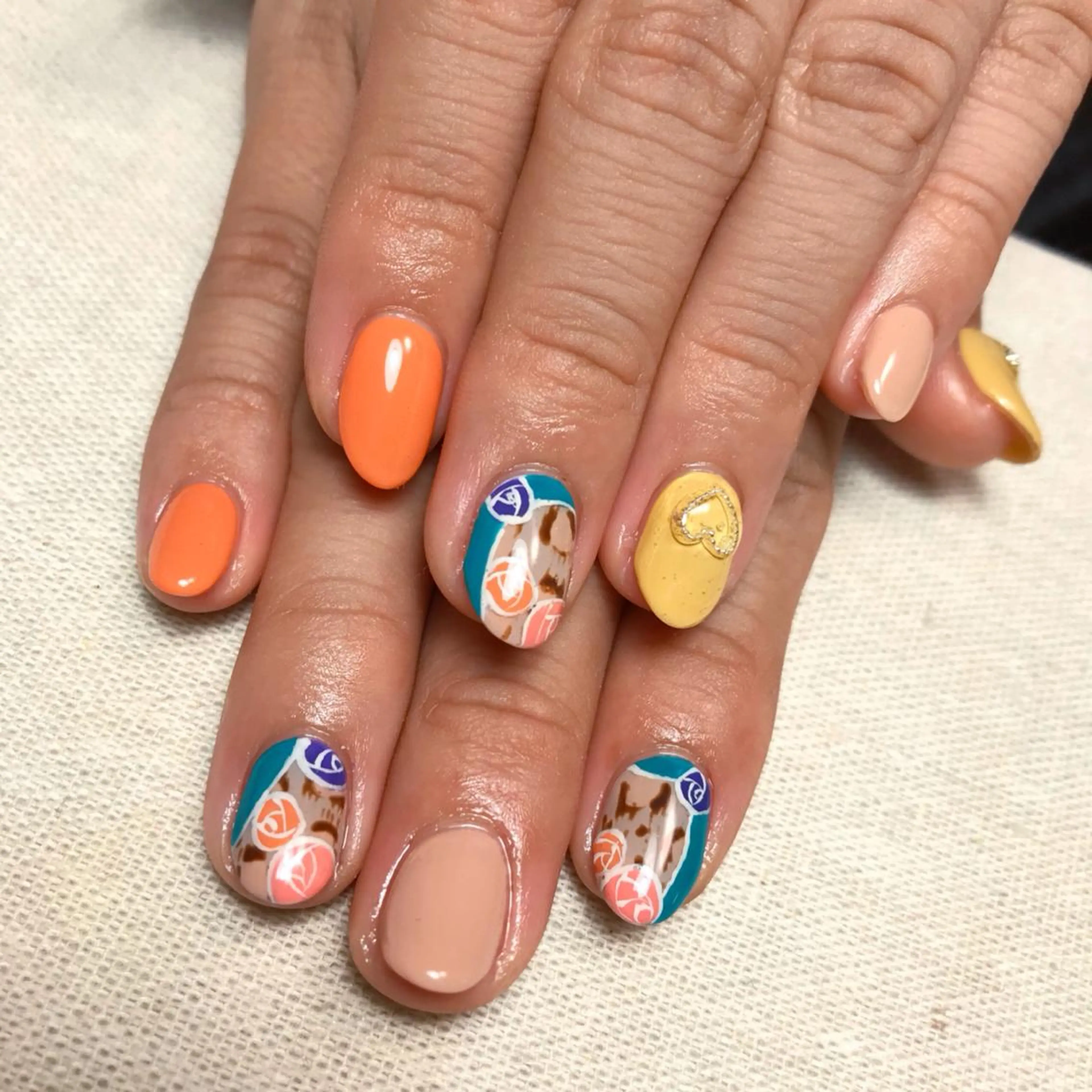 ネイル ハンドネイル 💅chainail _aiのネイルデザイン