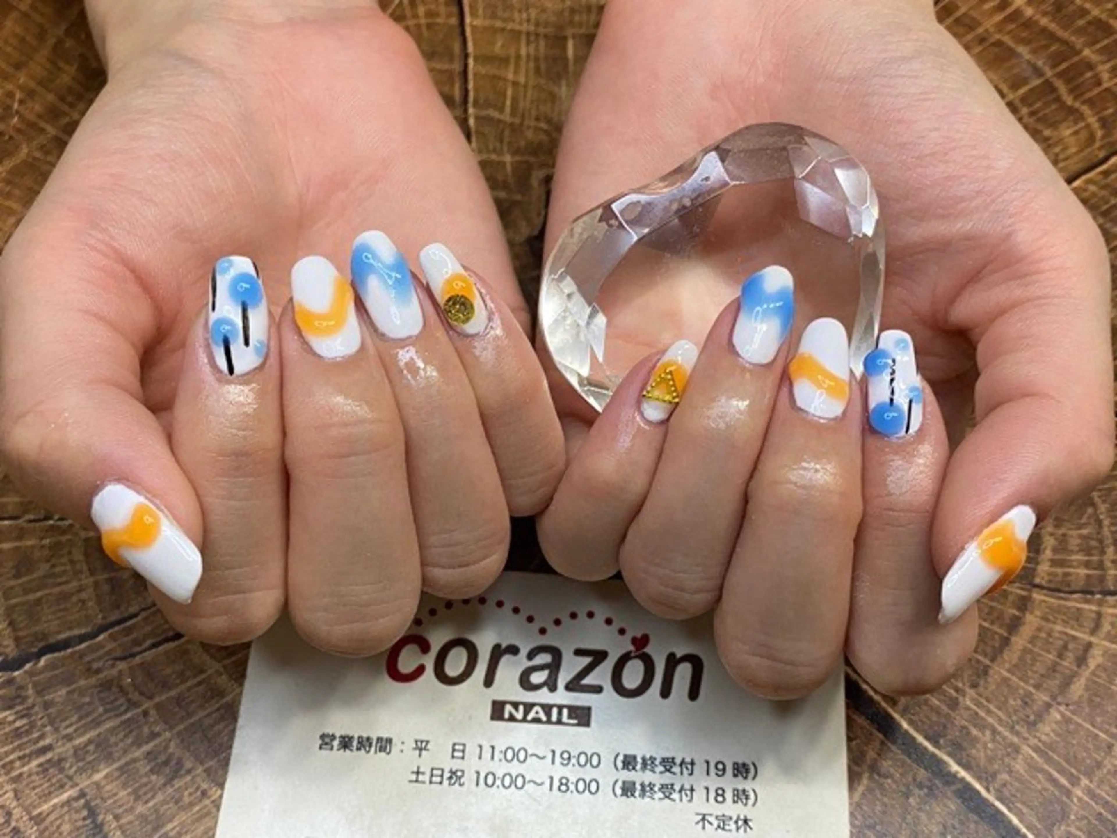 ネイル ドット 水色 ホワイト 黄色 ネイリスト aicoのネイルデザイン