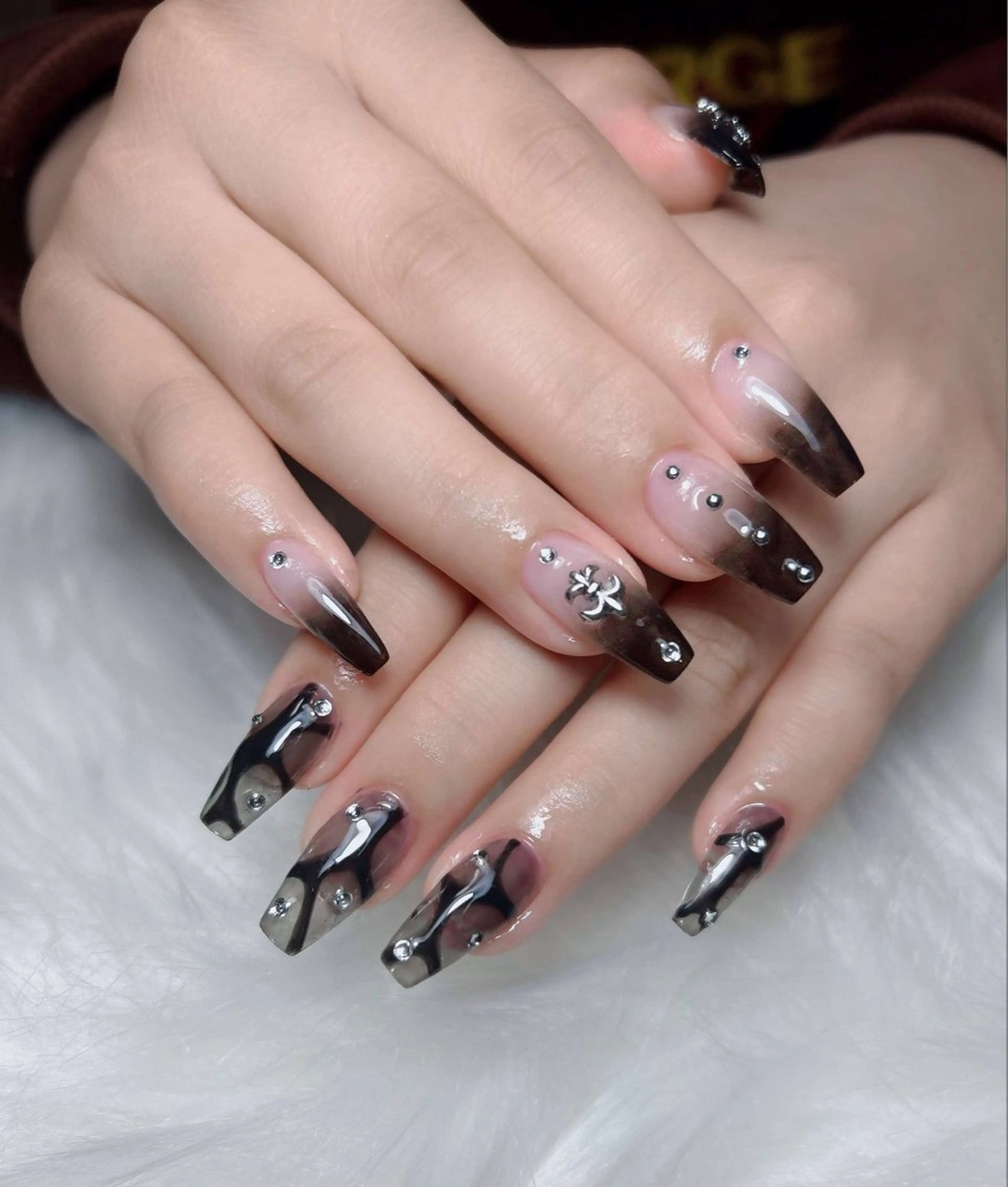 ネイル フットネイル フレンチネイル 韓国ネイル ロングネイル マグネットネイル Lee _nailのネイルデザイン