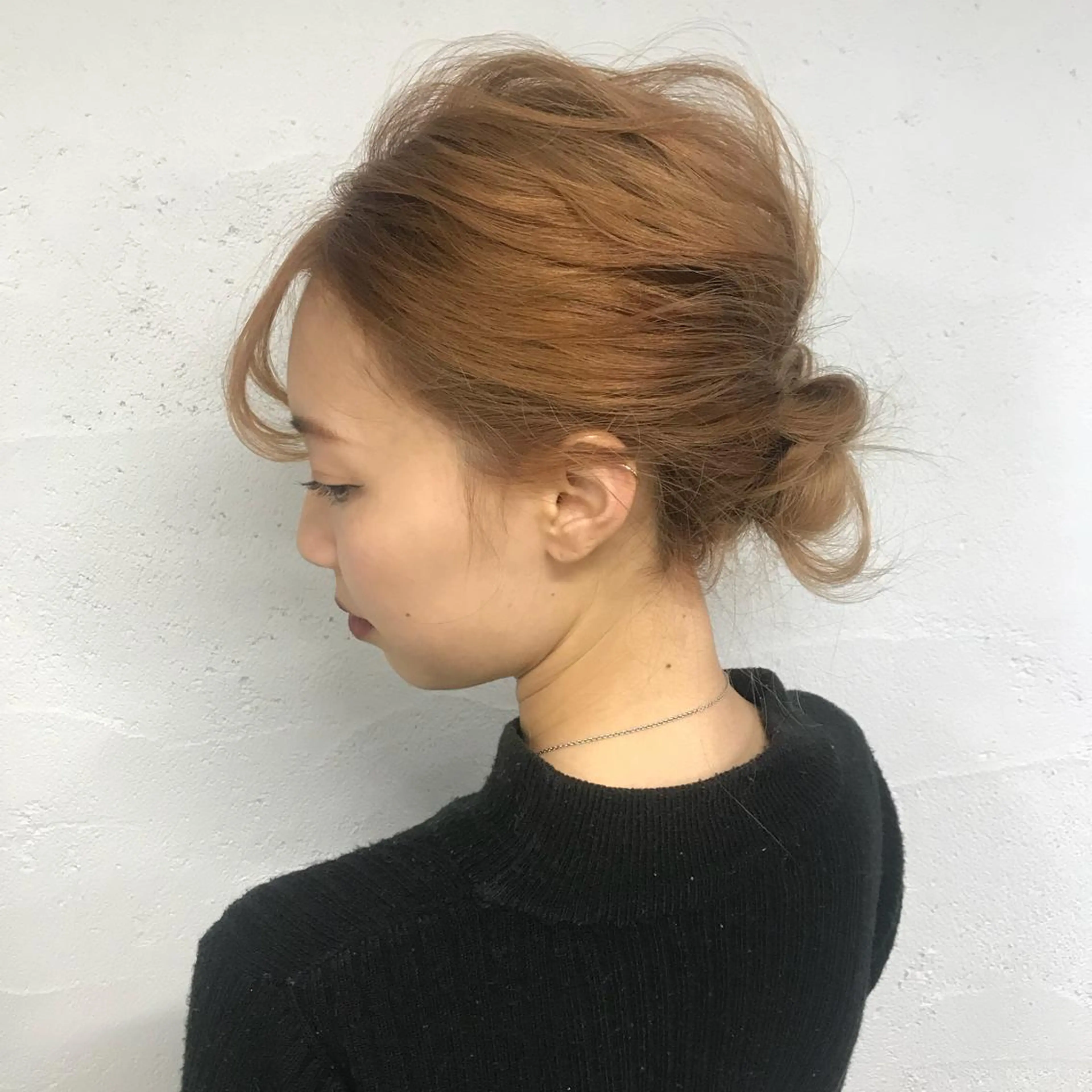 セミロング オリーブ/アッシュ やわらか透明感カラーのヘアスタイル