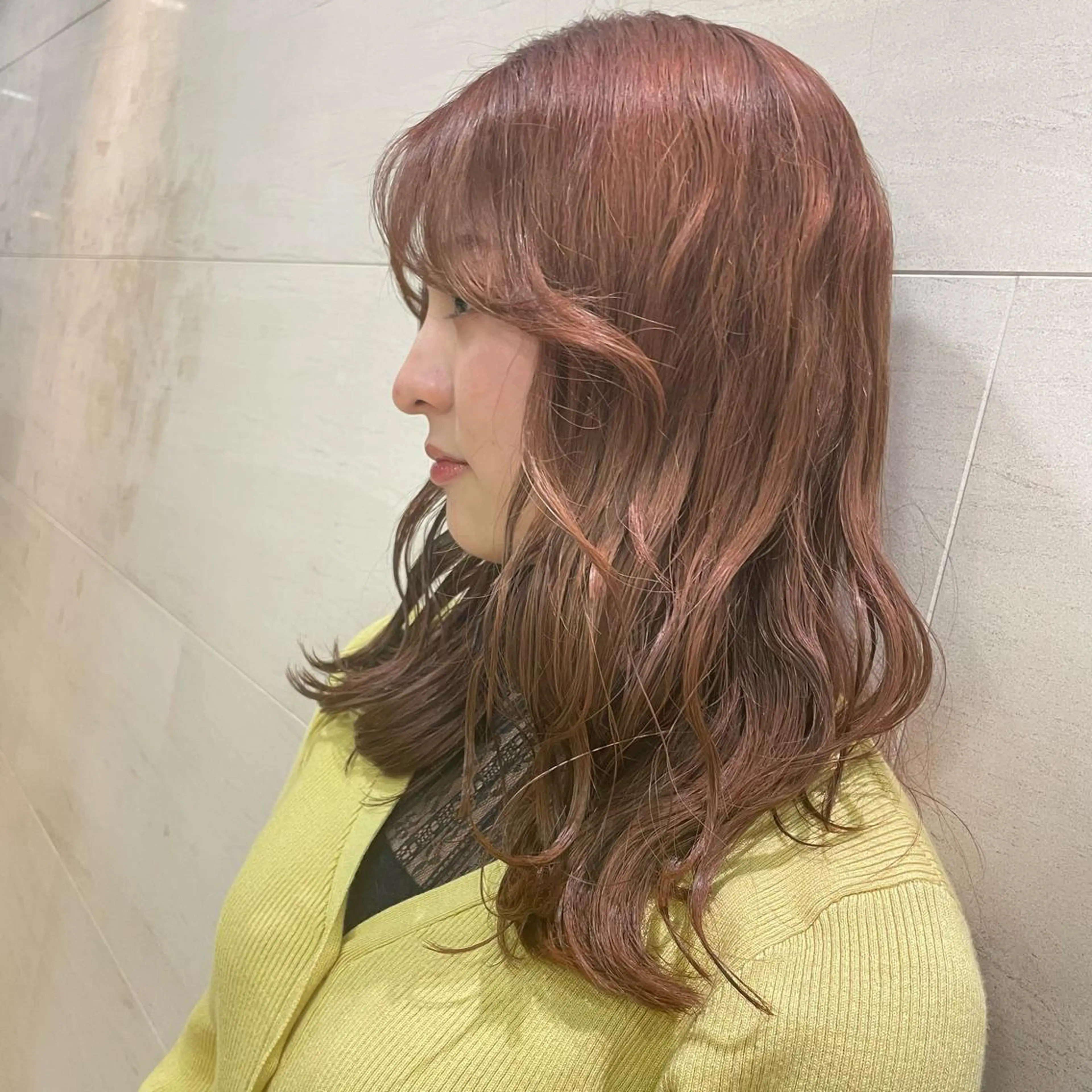 セミロング カラー ハイトーン/暖色/ 眉/メイク/Rinaのヘアスタイル