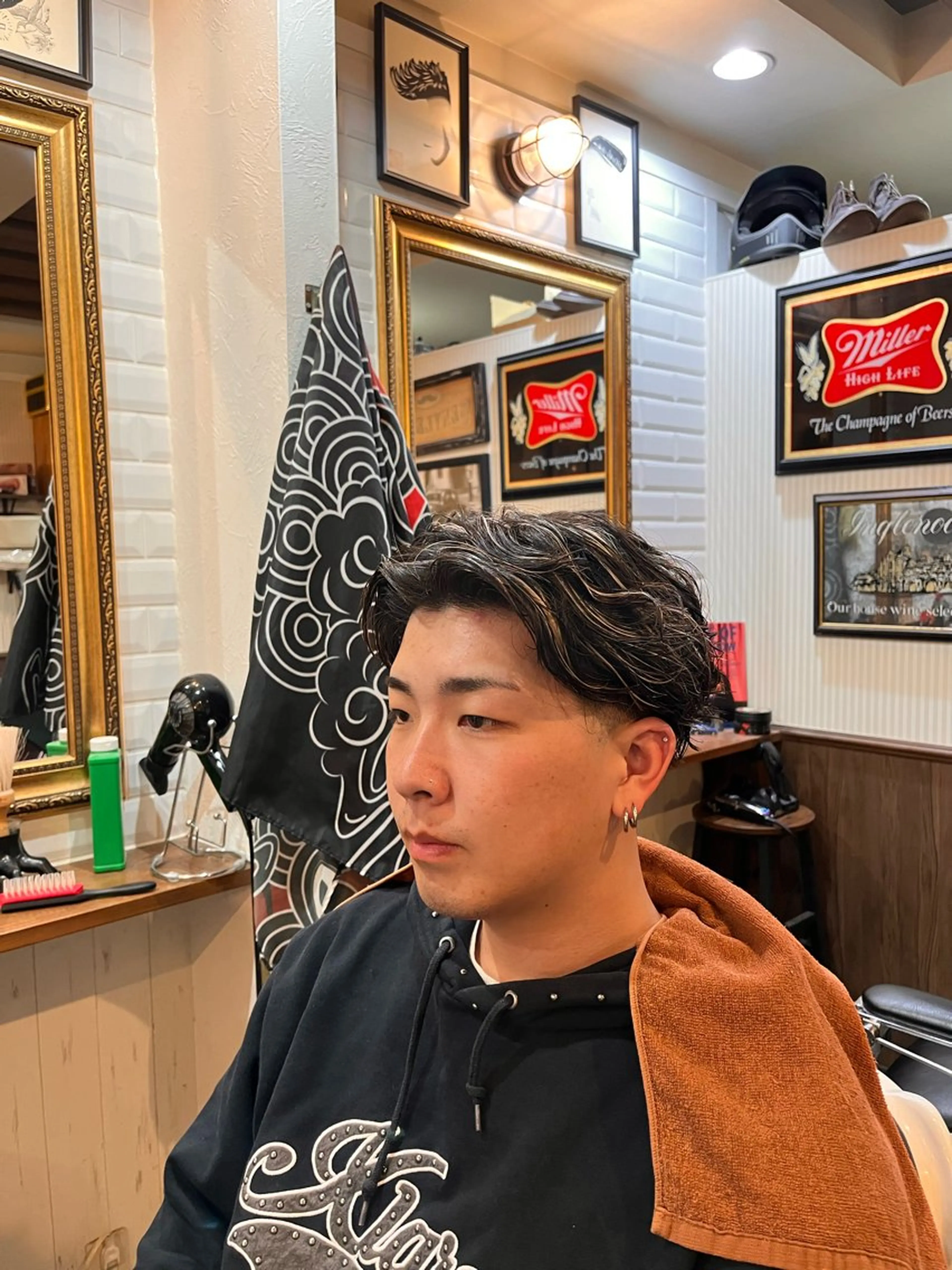 カラー メッシュ 門岡 一沙のヘアスタイル