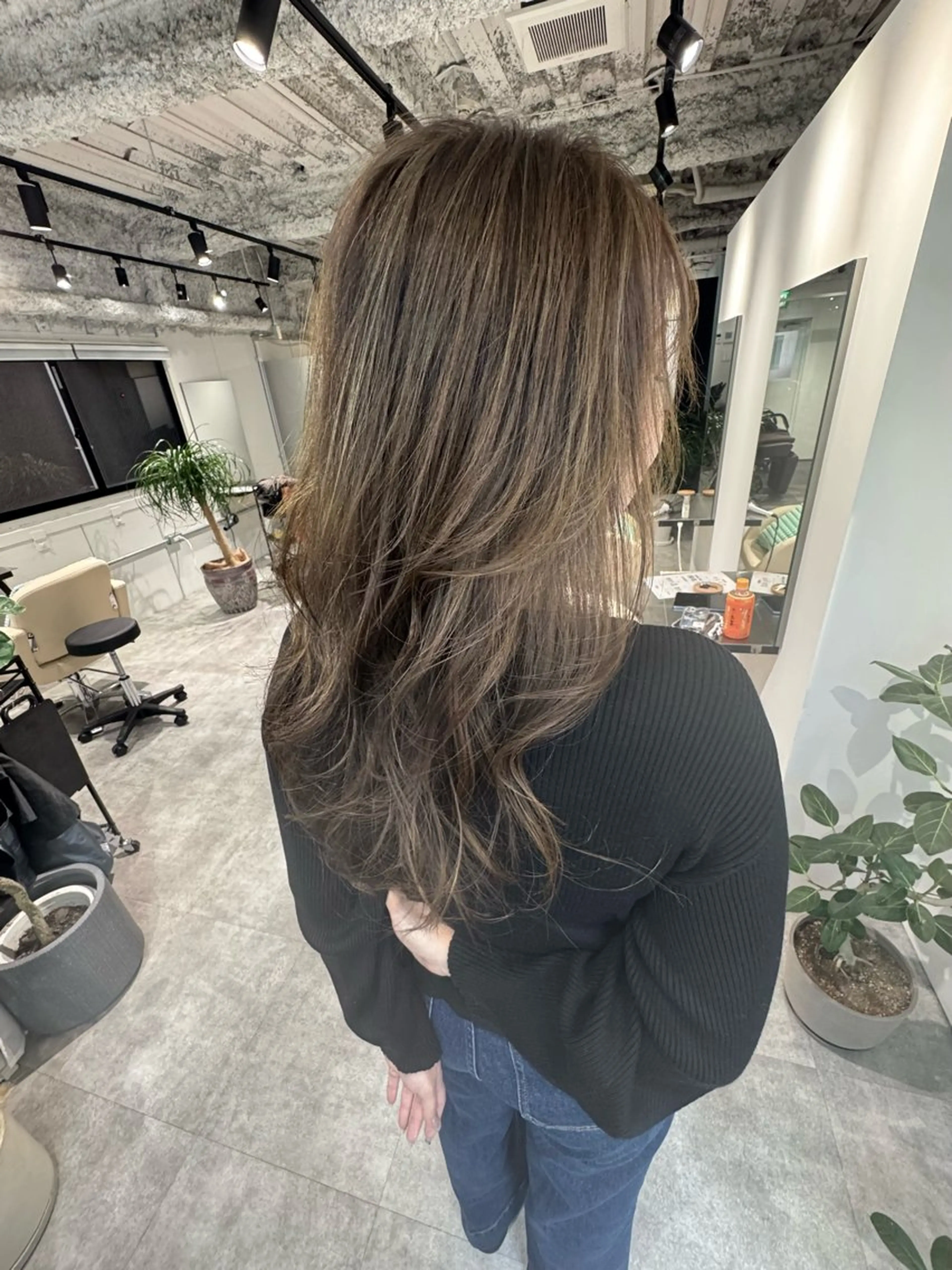 ロング ハイライト カット ヘアカラー reverie【レヴリー】所属・夜23時まで予約🉑 reverieあきらのヘアスタイル