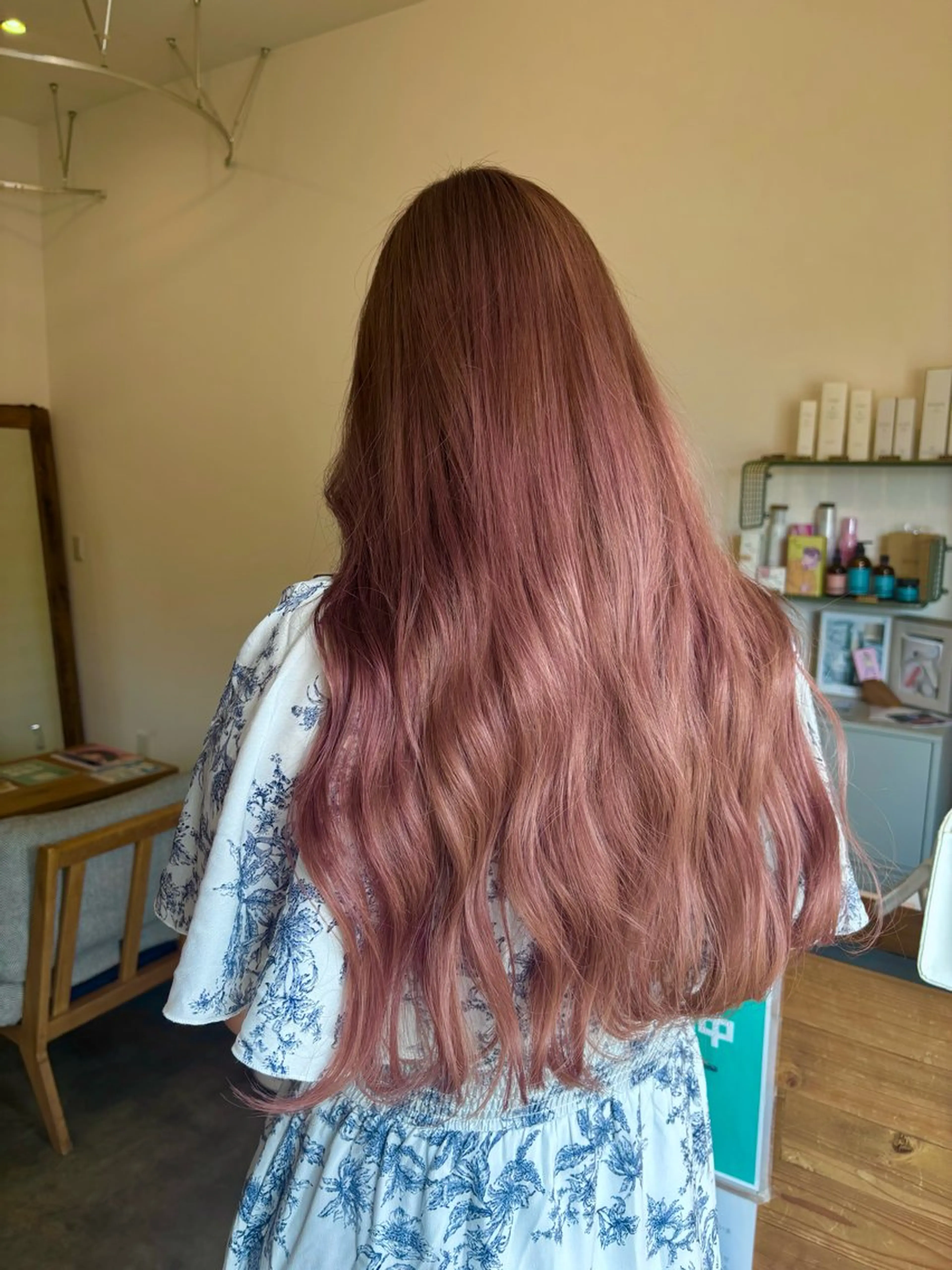 ロング カラー ベージュカラー ダブルカラー ピンクカラー ピンクベージュ REIKA 【eito】のヘアスタイル