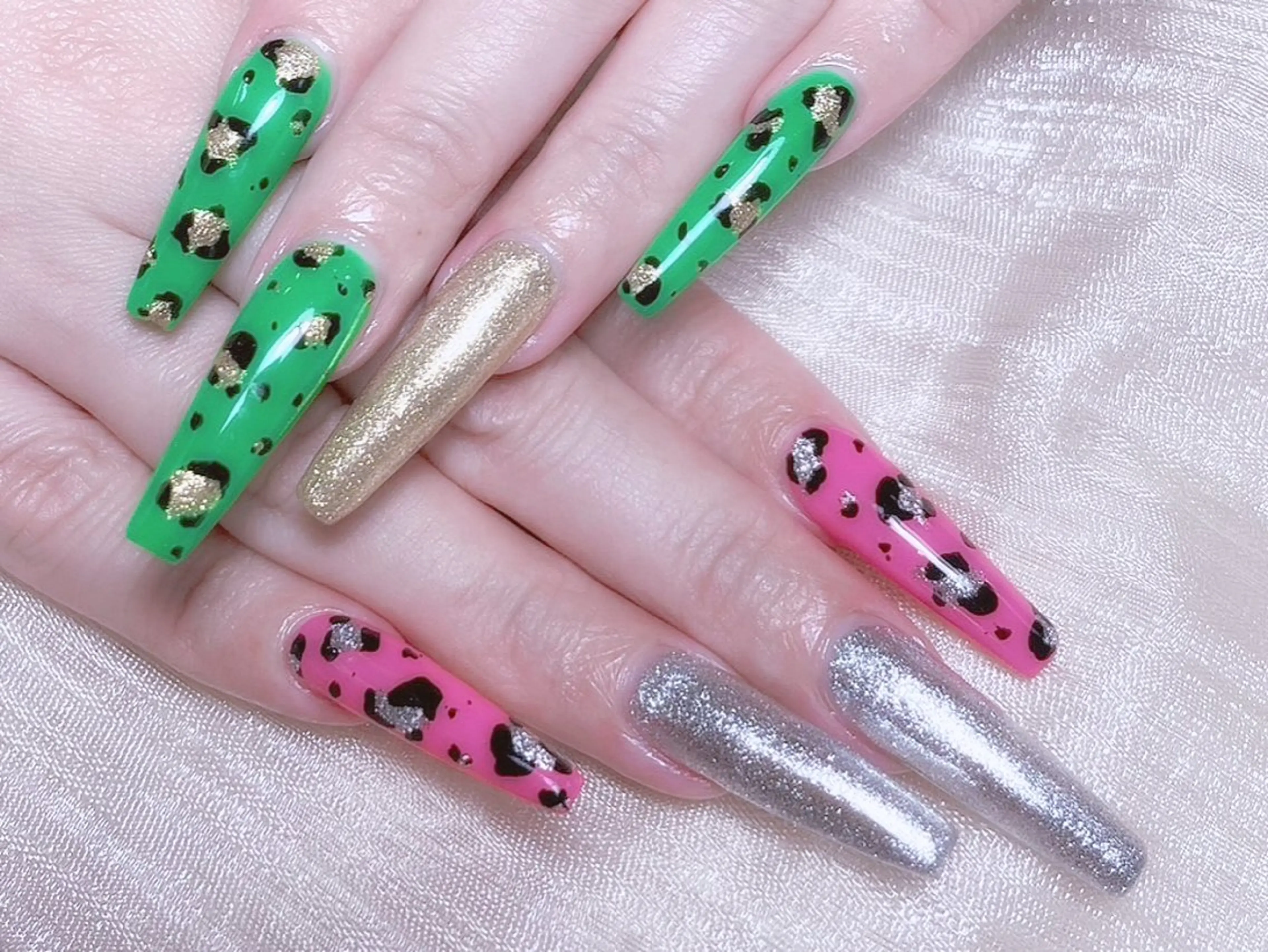 ネイル ガールネイルサロン所属・ガール ネイルサロン Girl salonのネイルデザイン