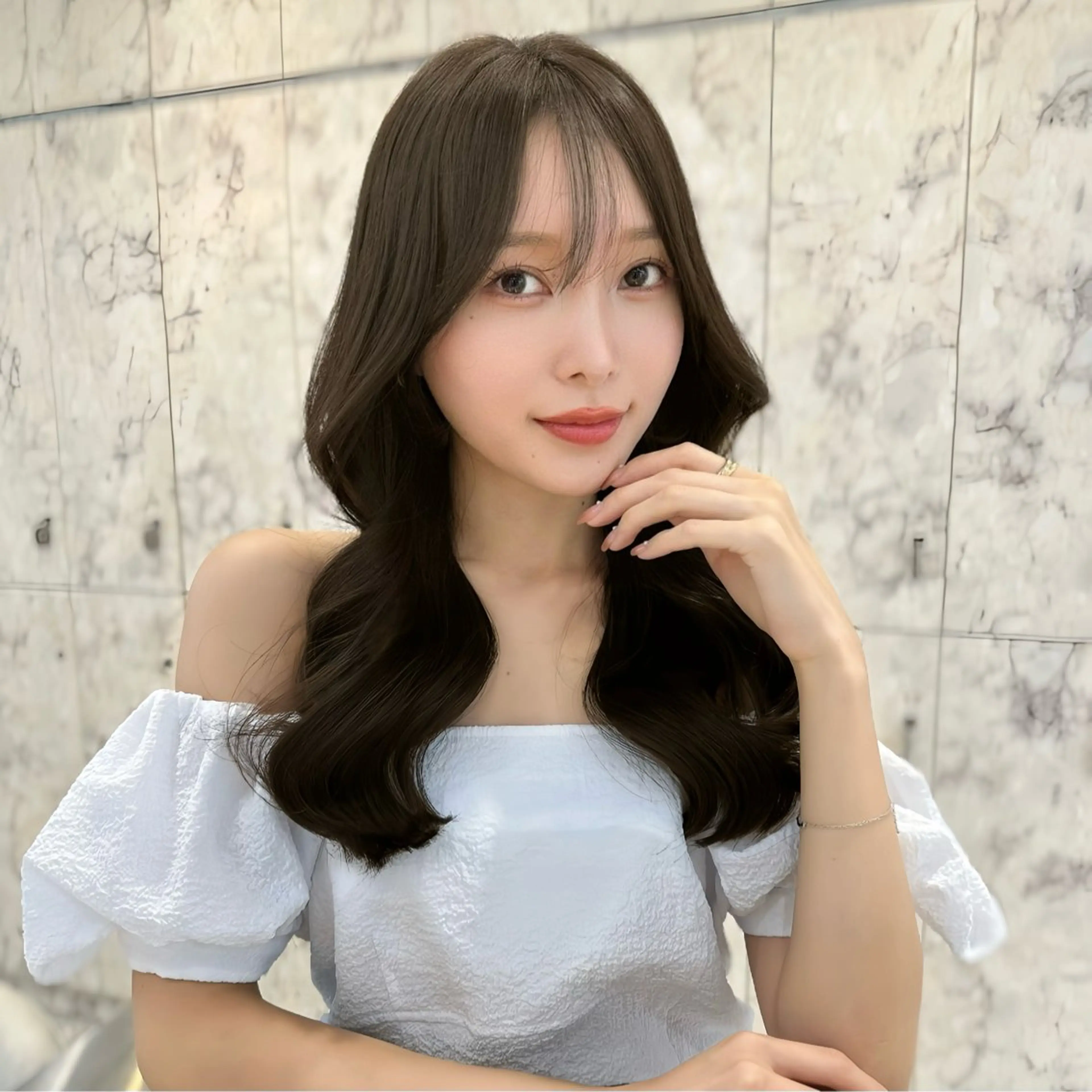 ロング カラー ベージュカラー 透明感カラー ミルクティーベージュ 髪質改善 カット ヘアカラー トリートメント ヘッドスパ 髪質改善/韓国ヘア レイヤー/新宿/ロミのヘアスタイル