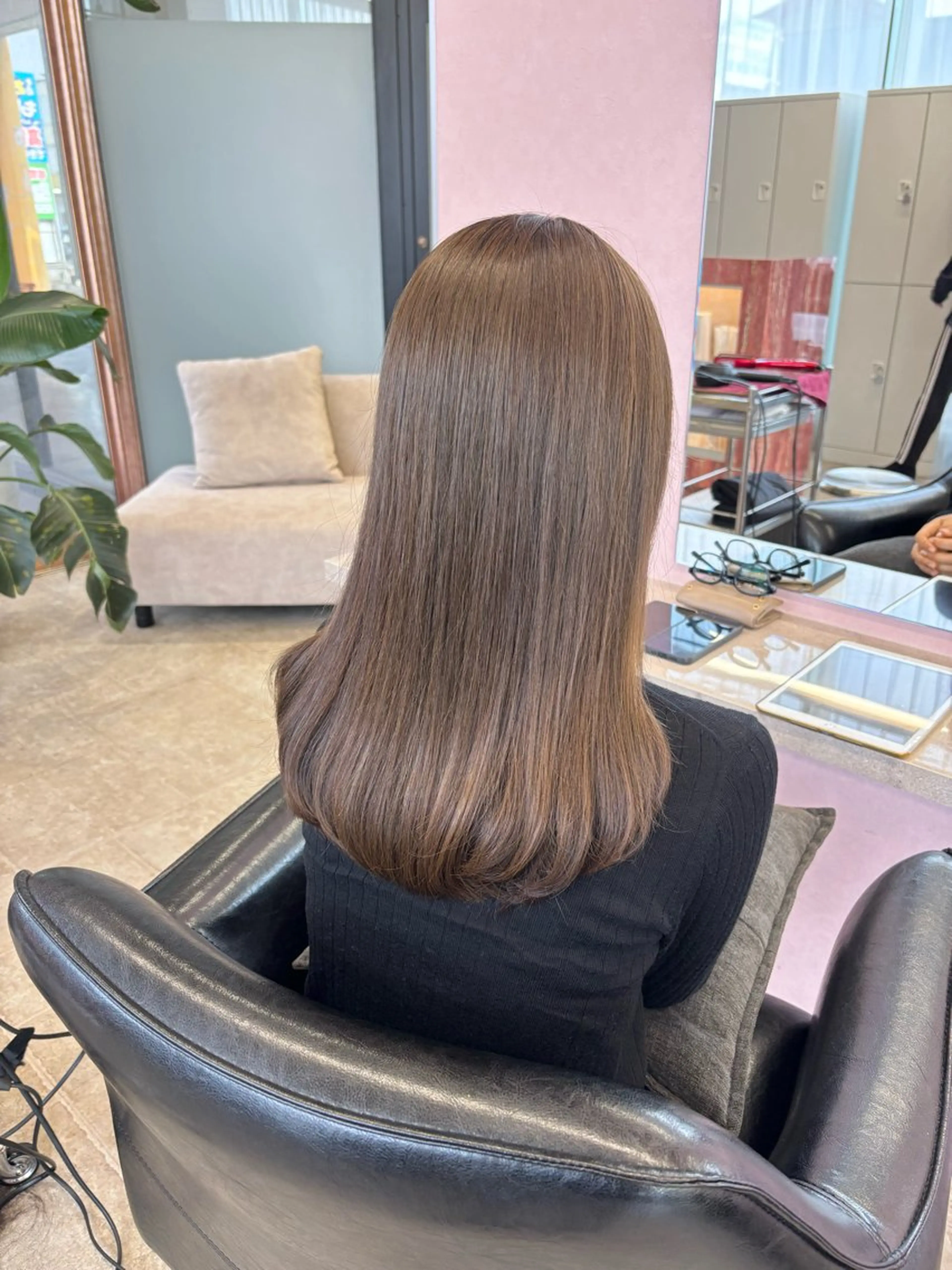 カラー MATTY azusaのヘアスタイル