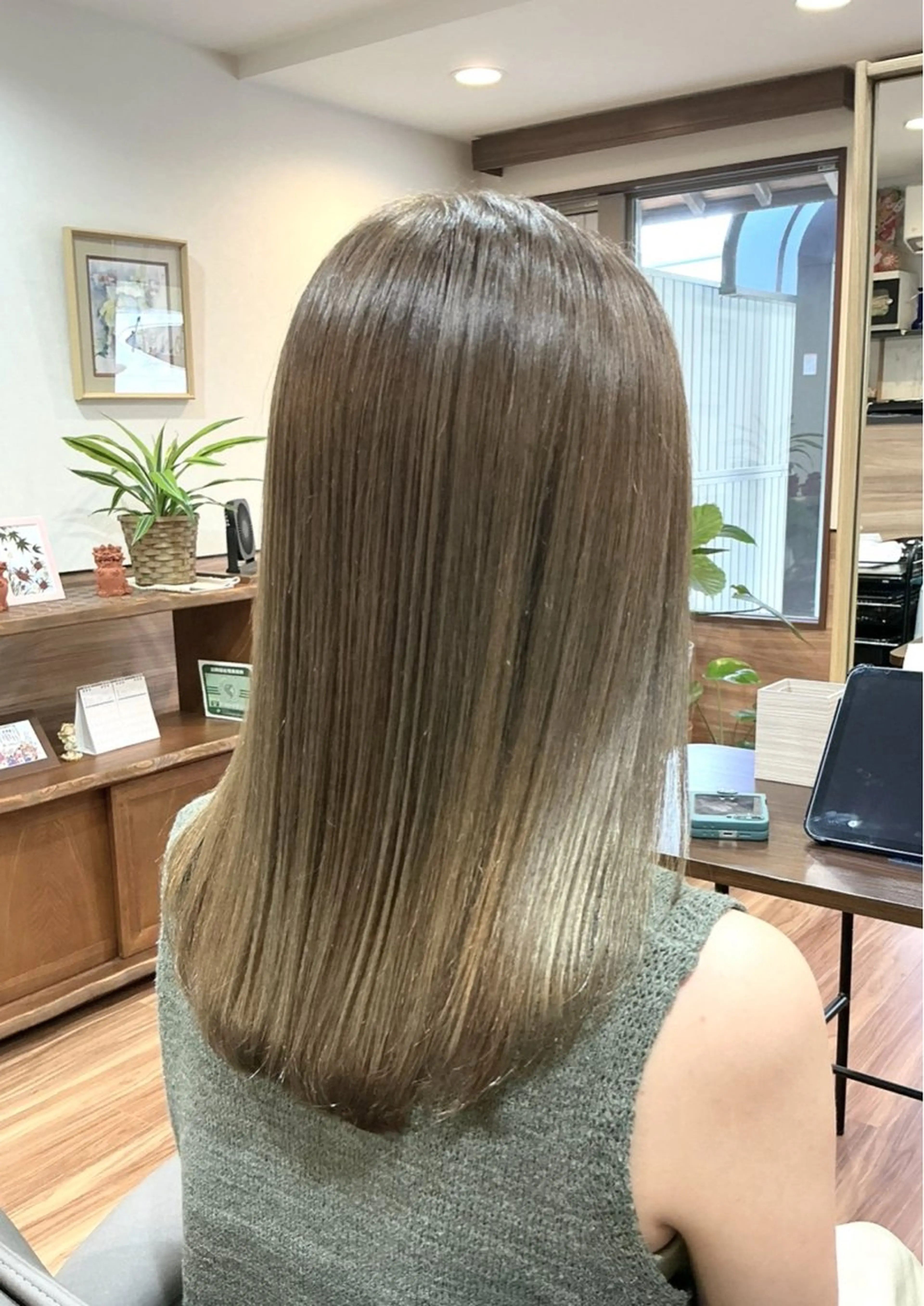 ミディアム カラー 縮毛矯正 Annon プライベートサロンのヘアスタイル