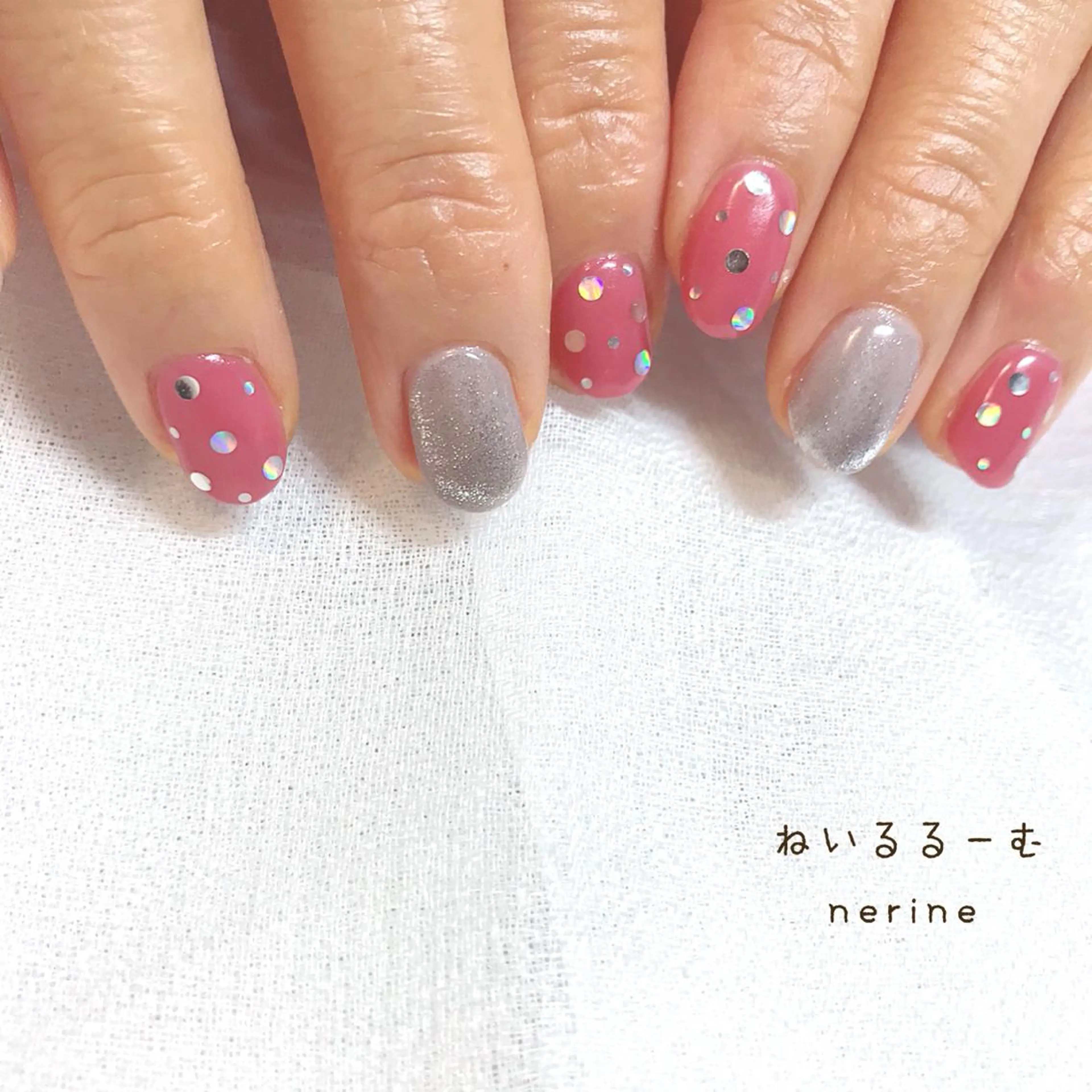 ネイル ホログラムネイル NAILST Naomiのネイルデザイン
