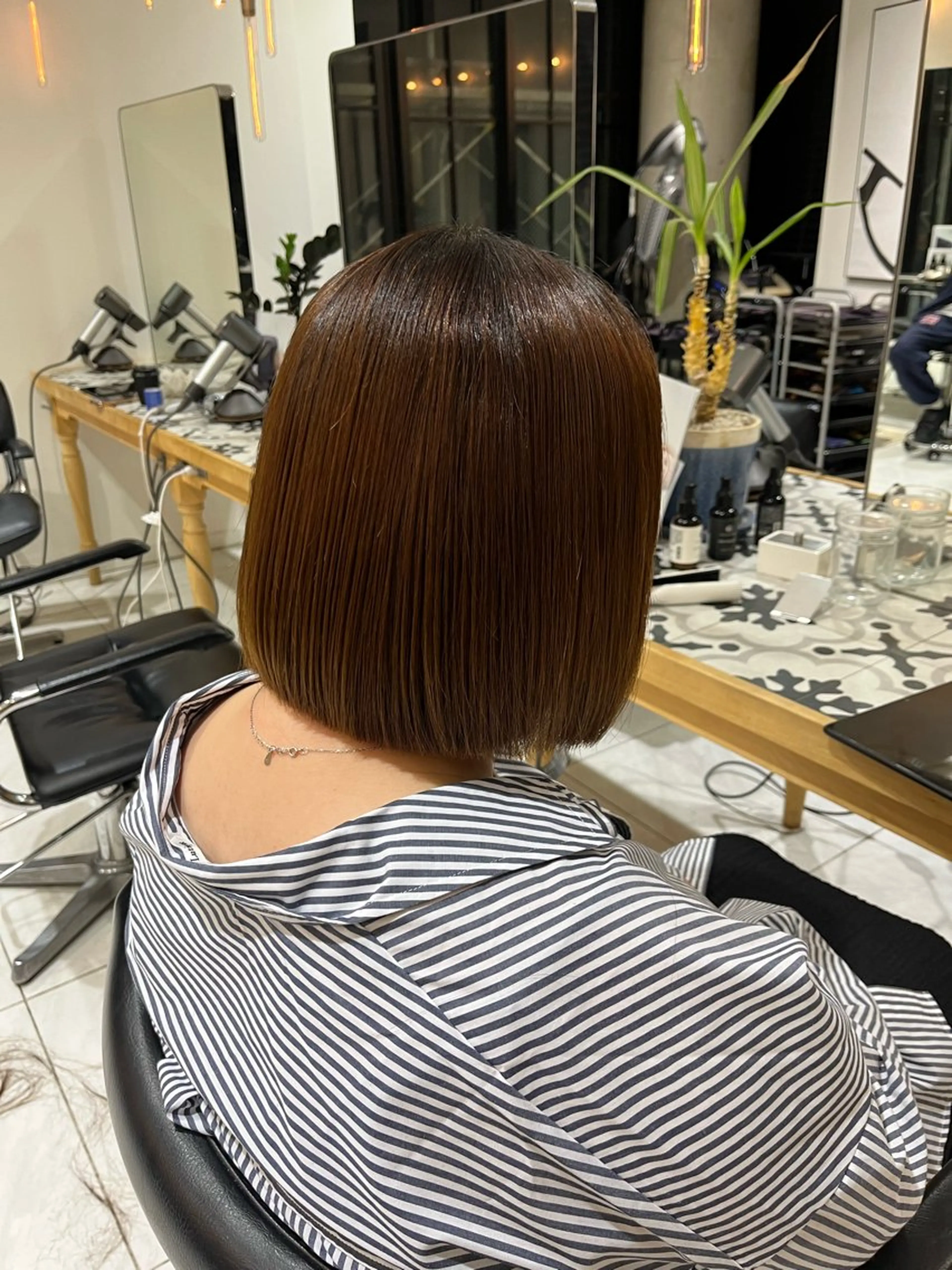 ミディアム ナミ🩶暗髪/暖色 ❤️/透明感/縮毛のヘアスタイル