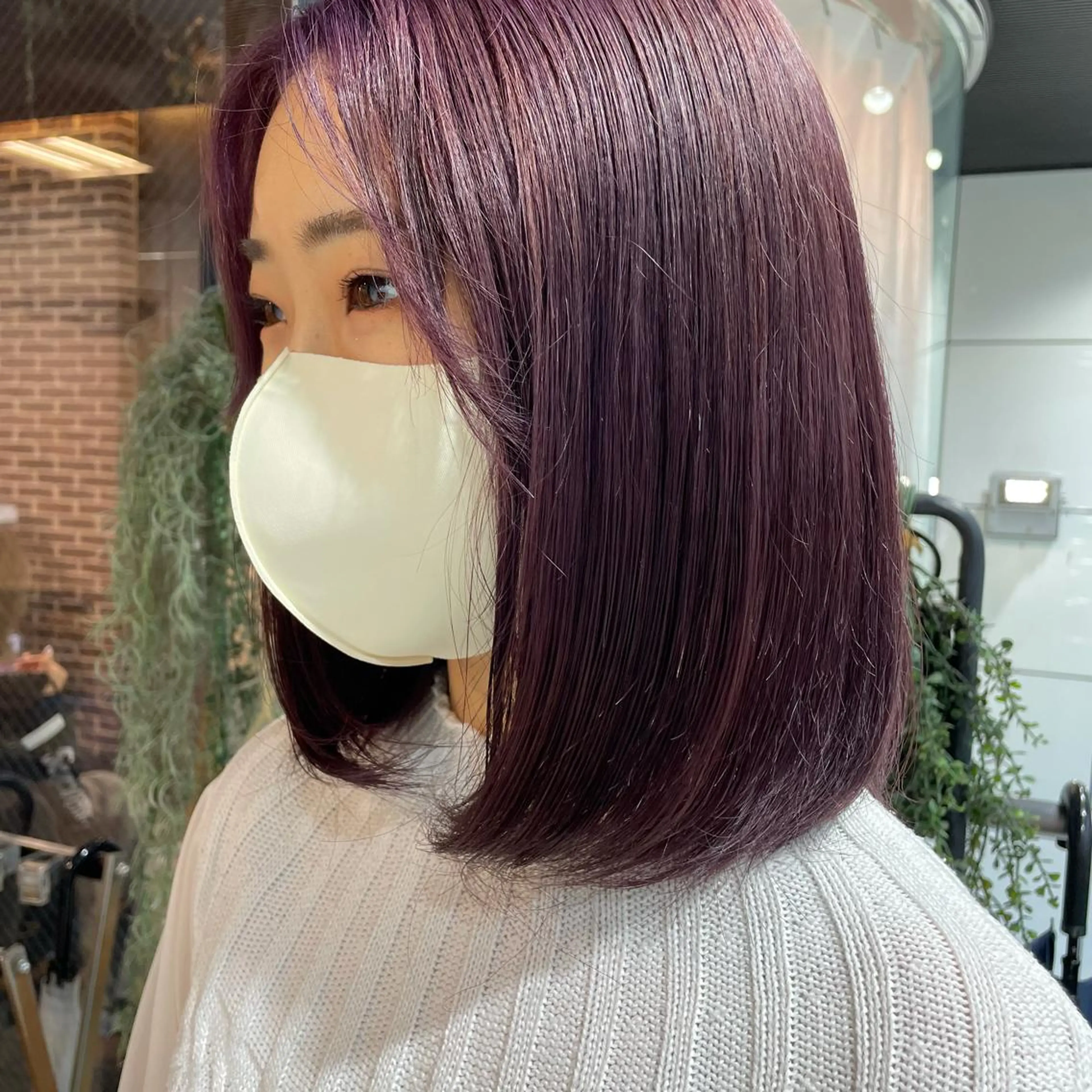 ミディアム カラー パープルカラー カット aya/小顔レイヤー /柔らかカラーのヘアスタイル