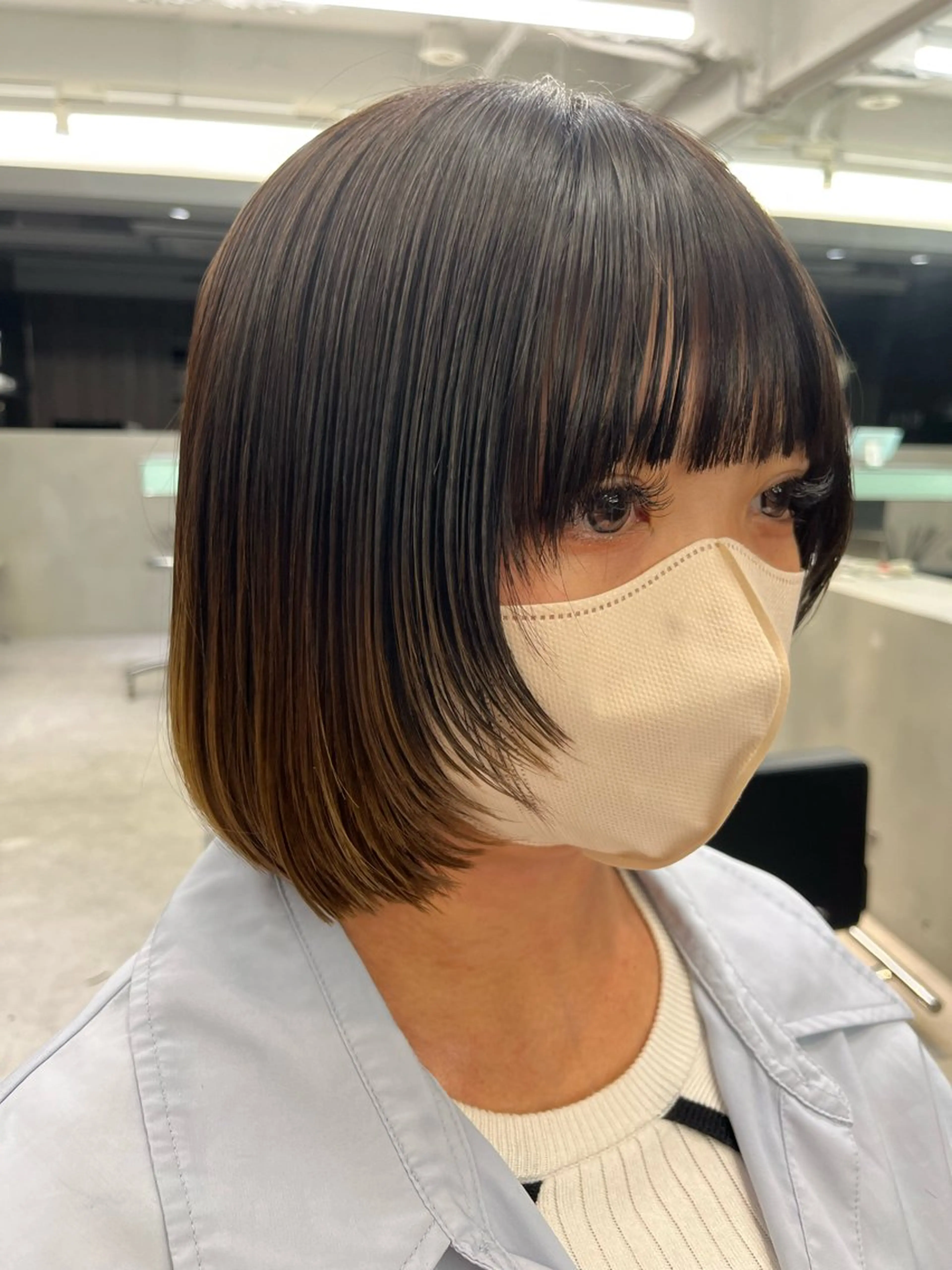 ショート ボブ 顔まわりレイヤー レイヤーカット 暖色カラー/パラッと Bob/モエのヘアスタイル