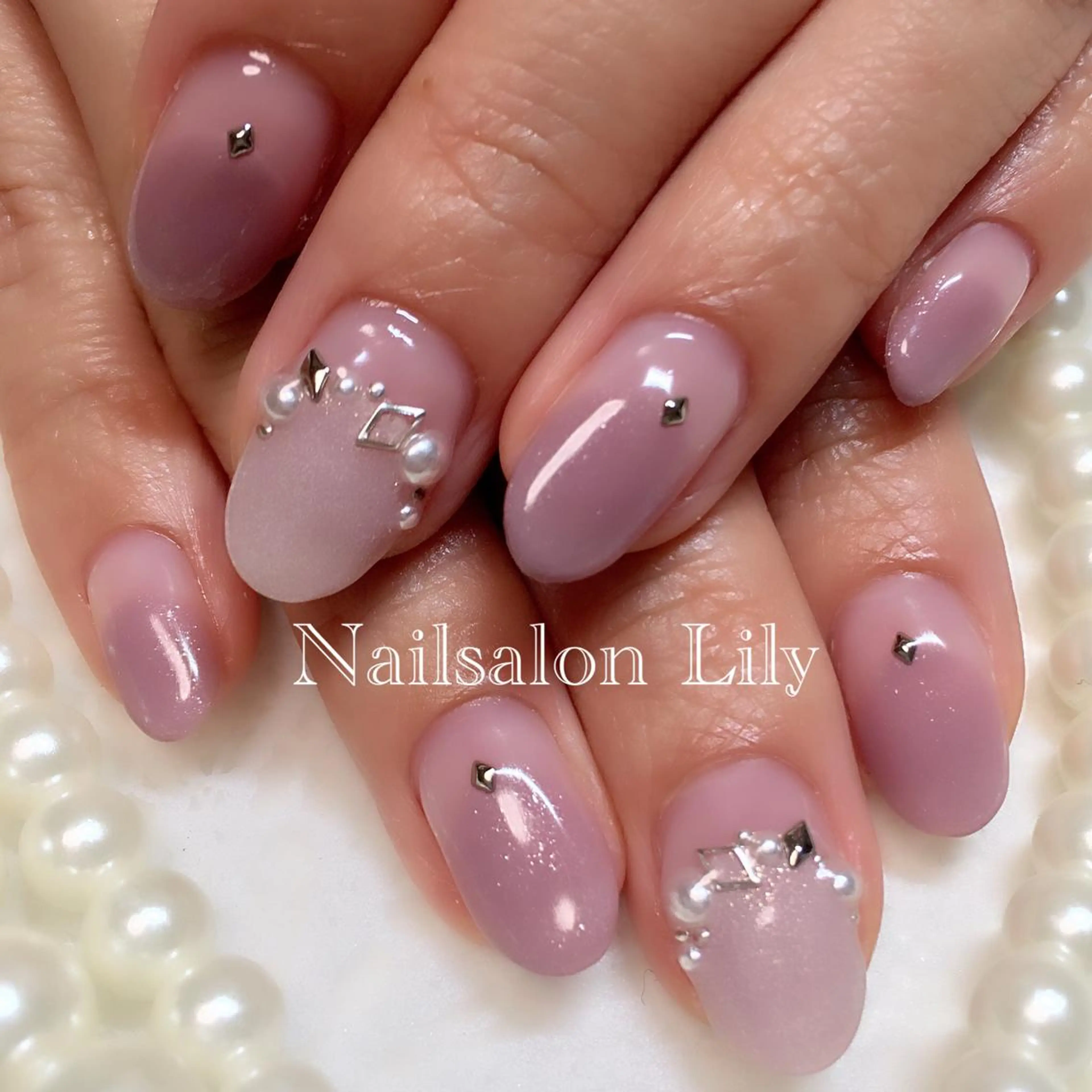 ネイル フレンチネイル Lily*nail 🌻Mii🌻のネイルデザイン