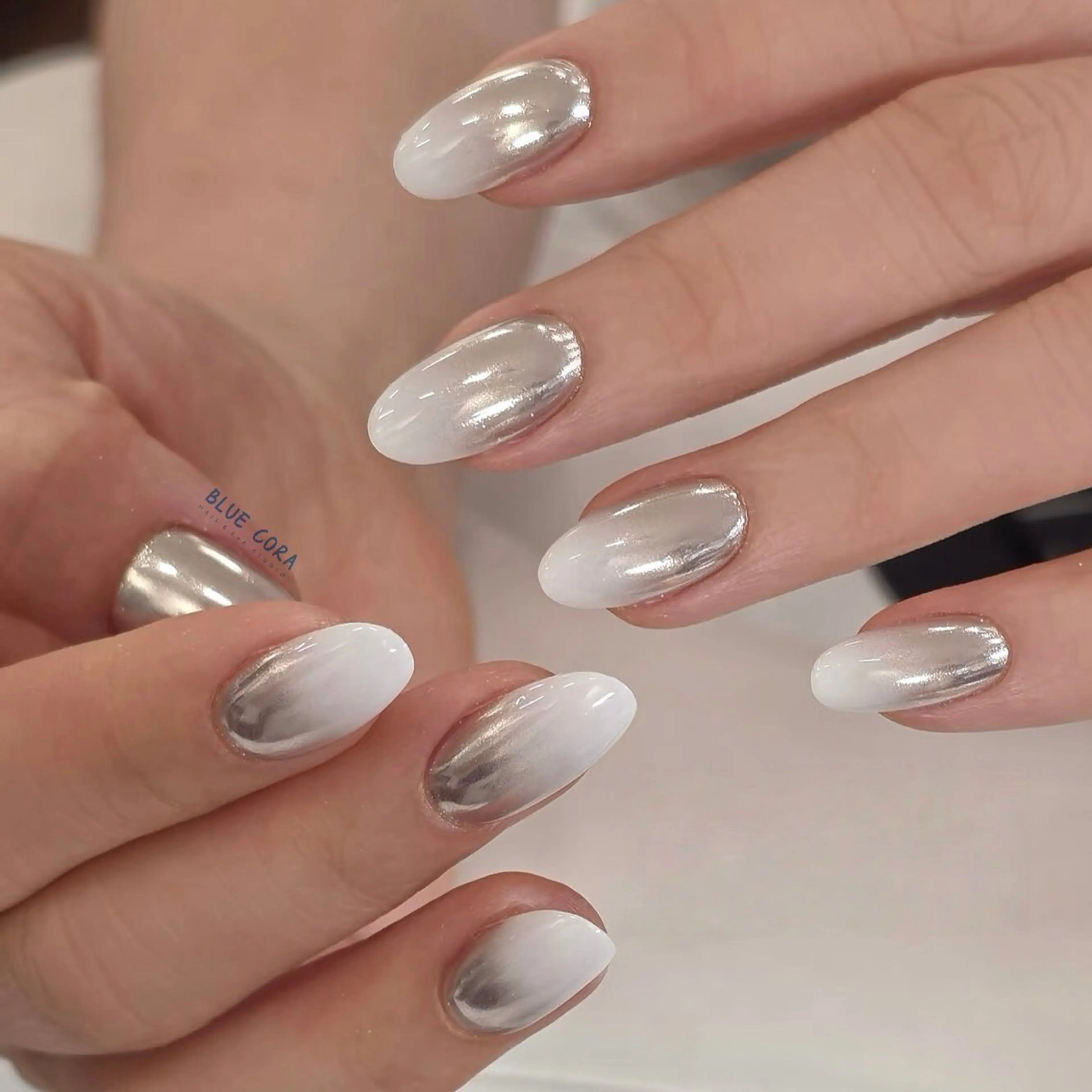 ネイル ミラーネイル ハンドネイル BLUE CORA所属・BLUE CORAのネイルデザイン