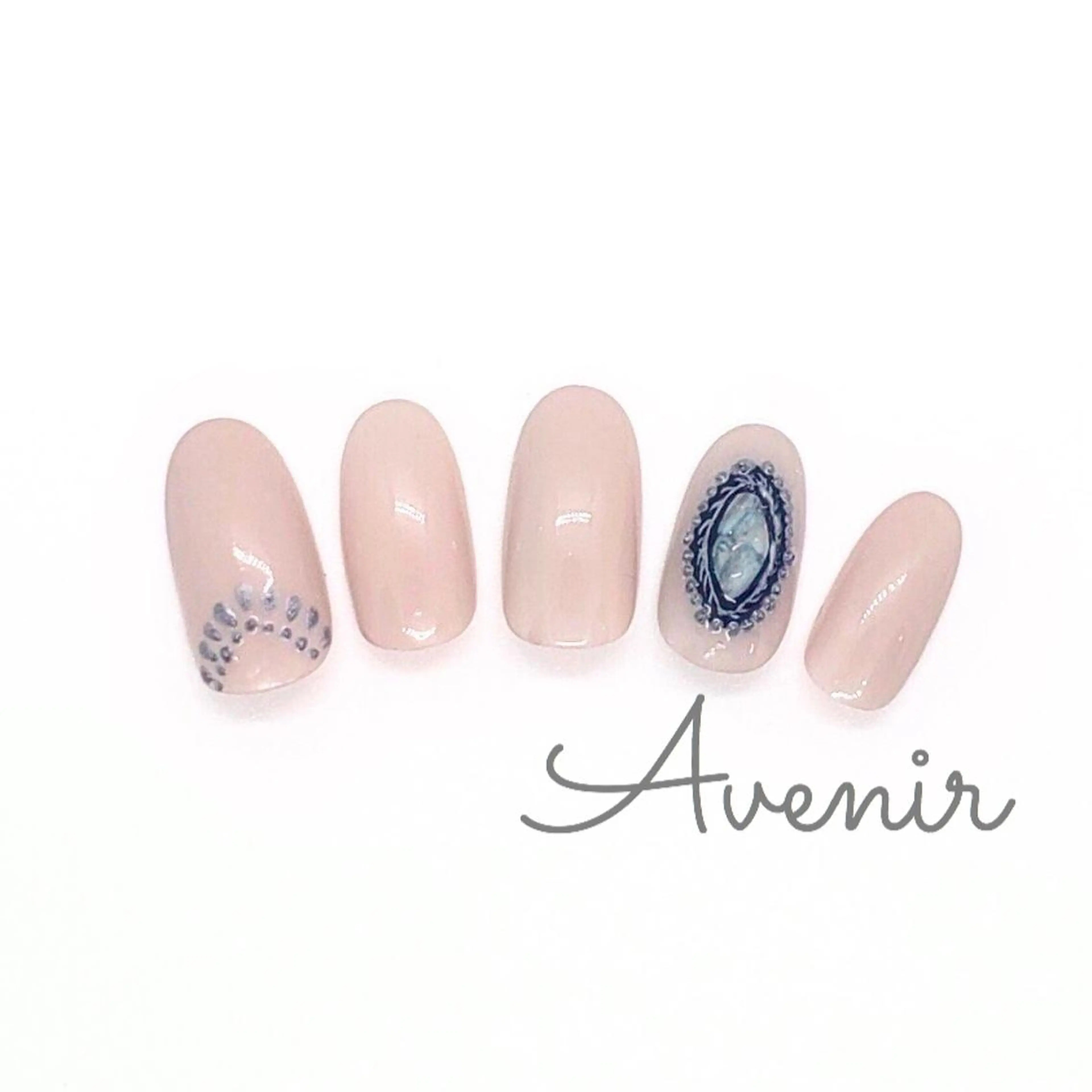 ネイル Avenir 表参道 nail＆eye予約のネイルデザイン