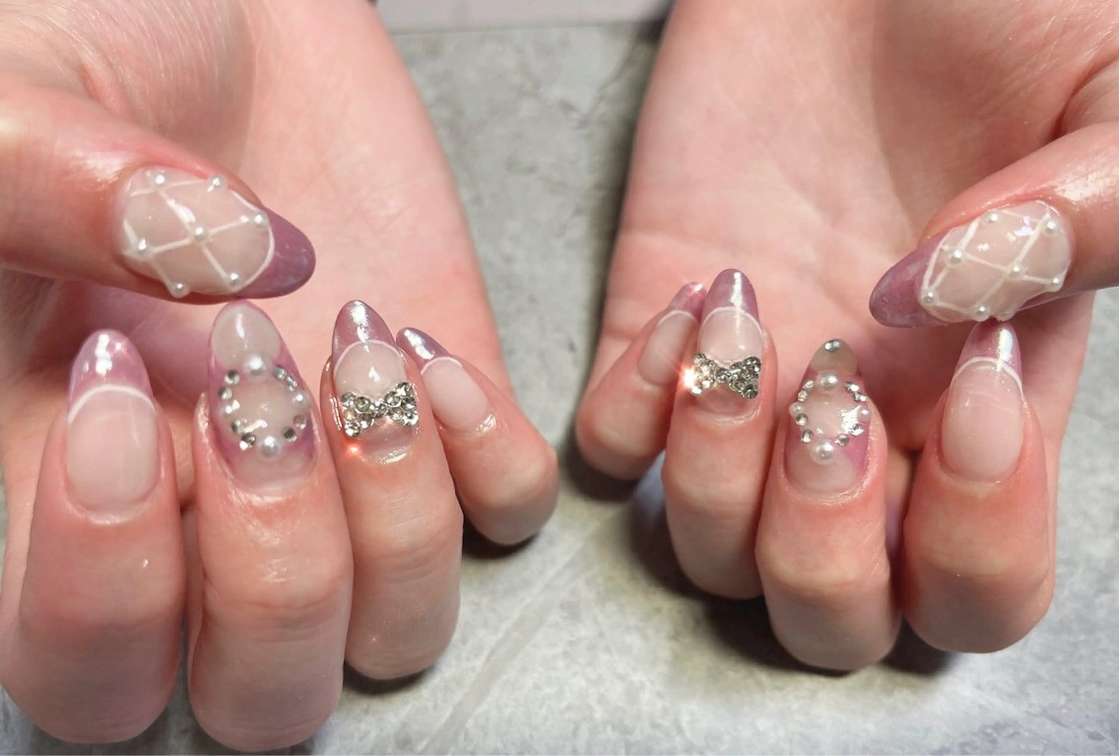 ネイル アートネイル 成人式 フレンチネイル ガーリー ミラーネイル ハンドネイル ハンドケア ベテランネイル cnc  nailのネイルデザイン