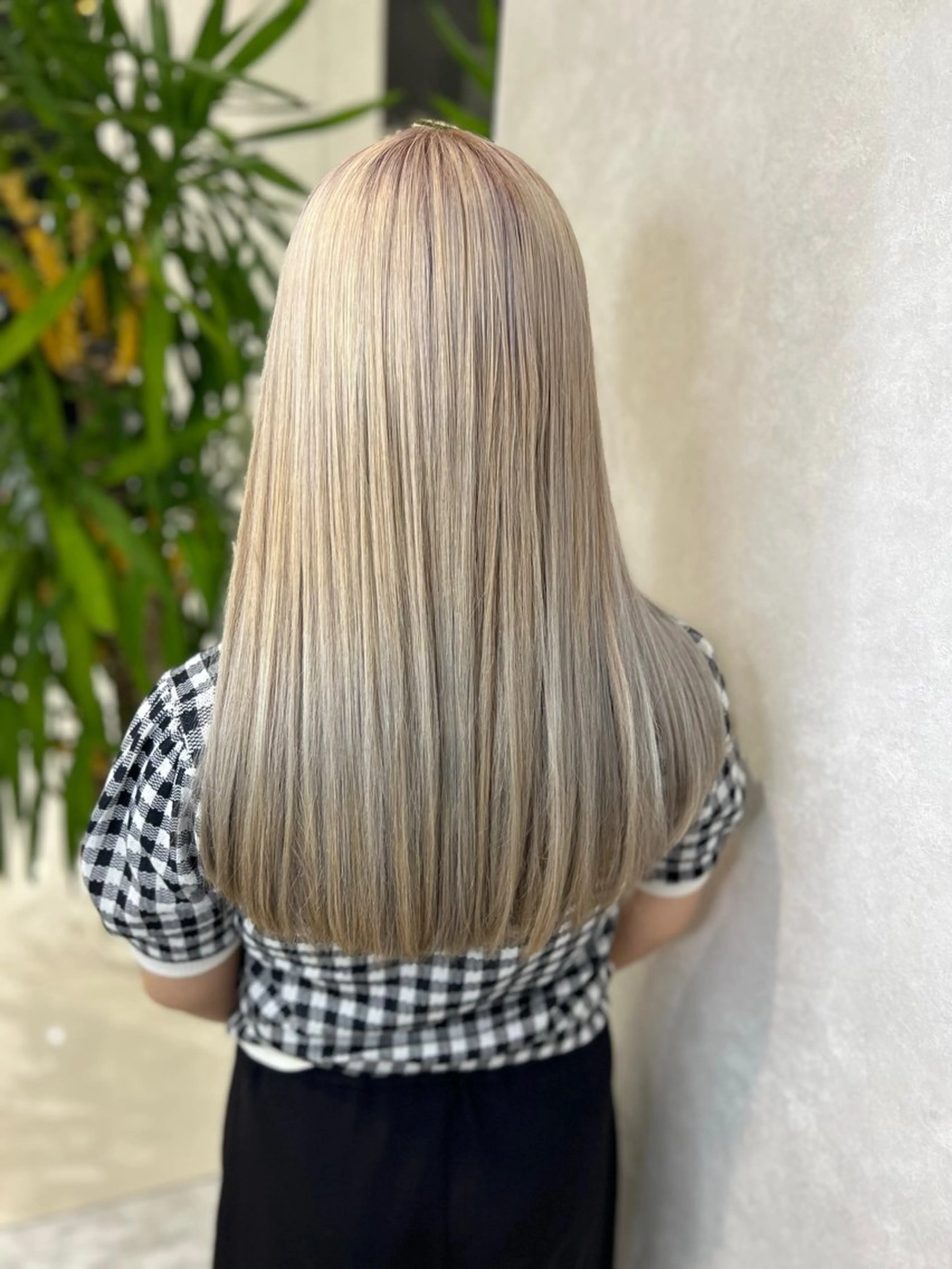 ロング カラー ブリーチ 鈴木 颯介のヘアスタイル