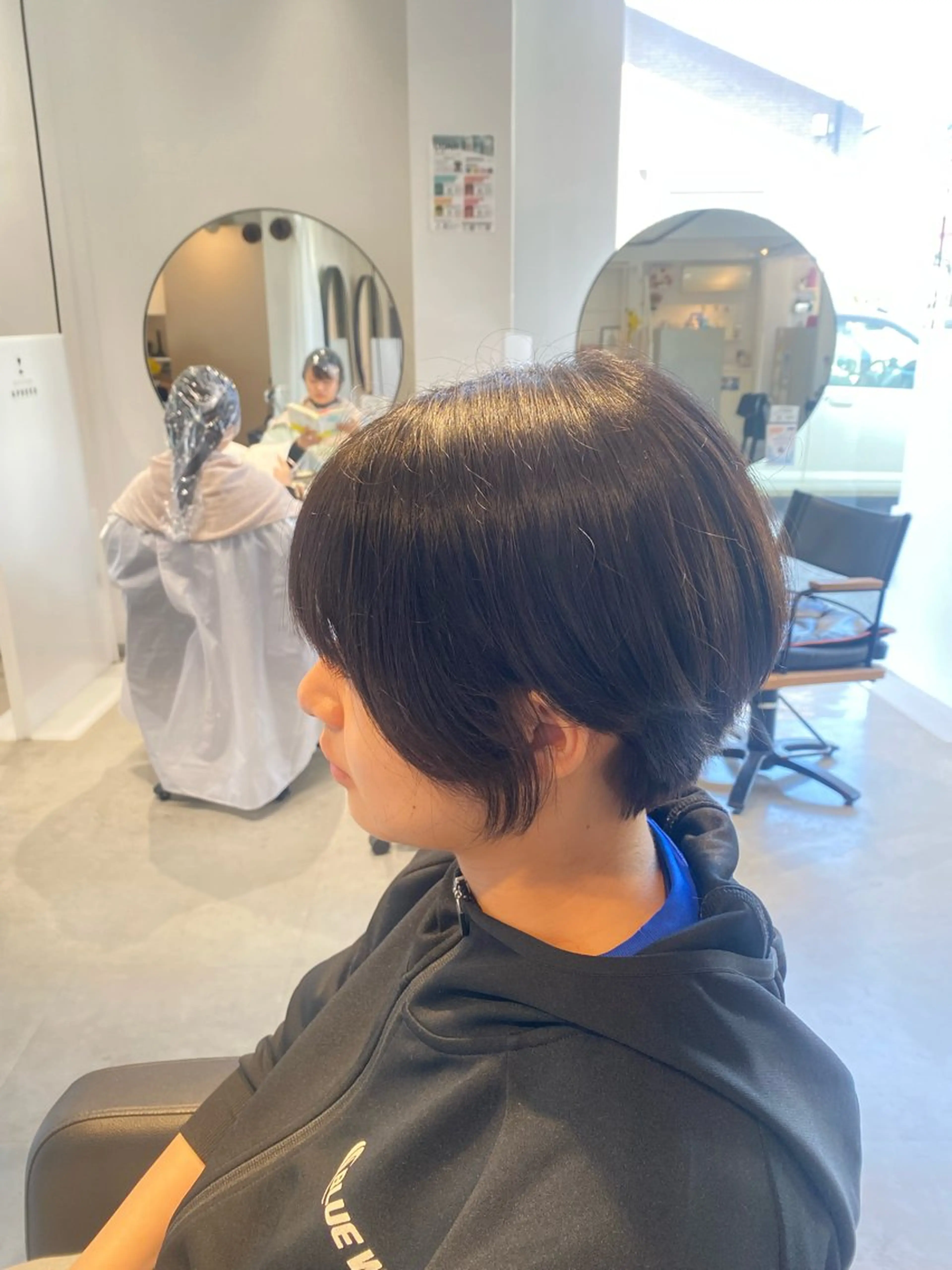 ショート カット APREKO 葵のヘアスタイル