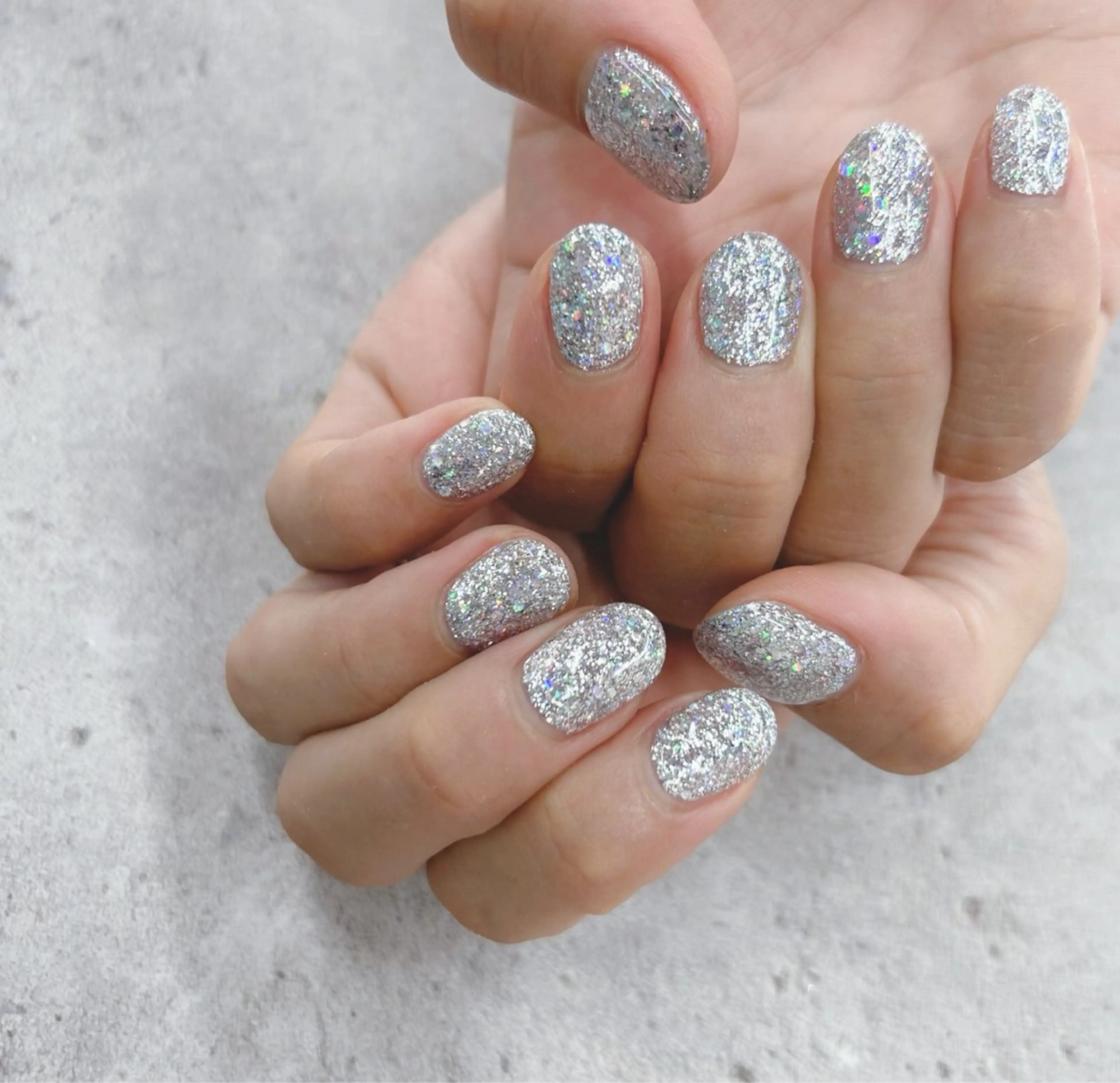 ネイル キラキラネイル ラメ(グリッター) シルバー ハンドネイル Nail Salon agré所属・agré ネイルサロン　アグレのネイルデザイン