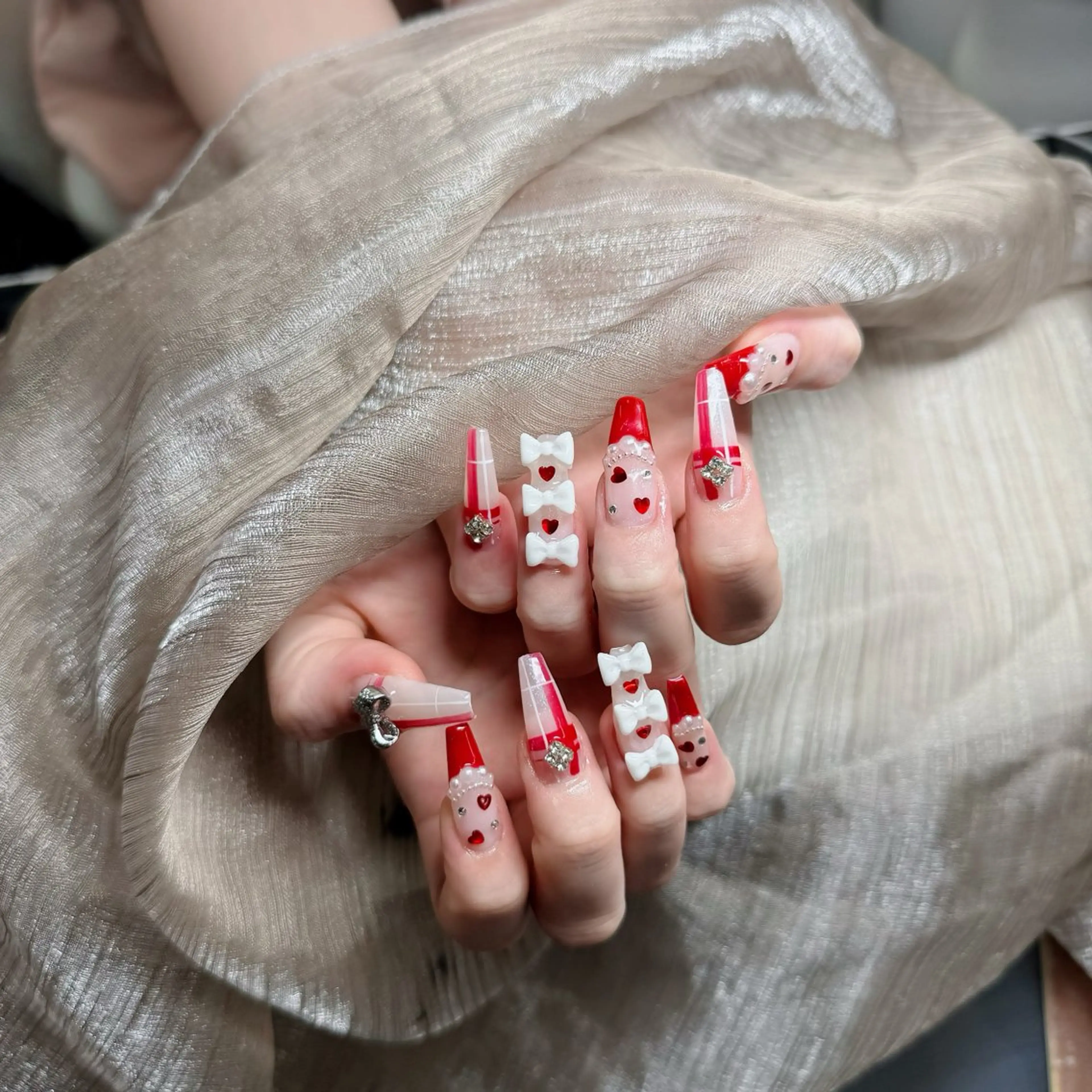 ネイル ジェルネイル 韓国ネイル マグネットネイル ネイルチップ 冬ネイル Lenie Nail Salonのネイルデザイン