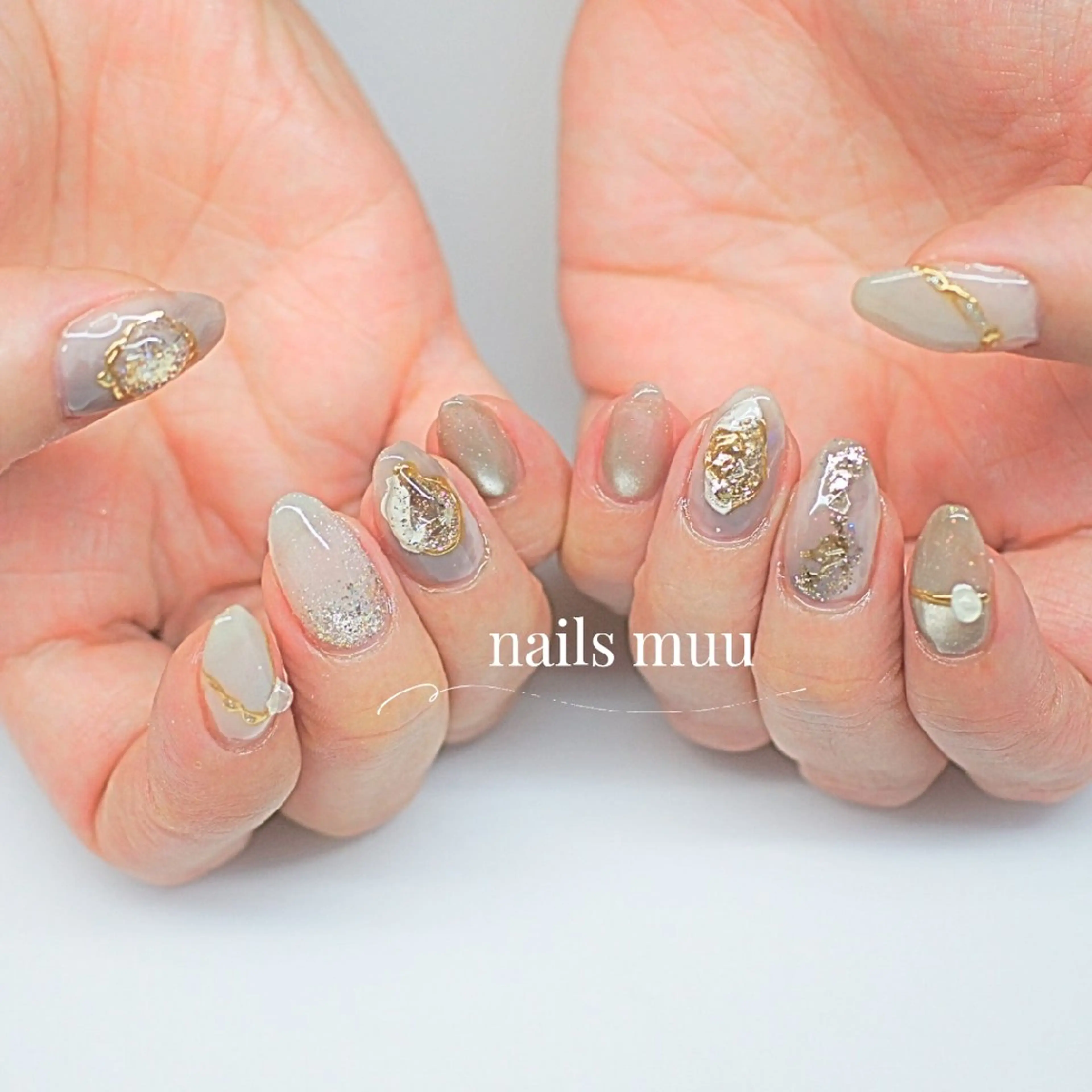 ネイル アートネイル ニュアンスネイル オフィスネイル ホワイト 冬ネイル ハンドネイル nails muu まゆのネイルデザイン