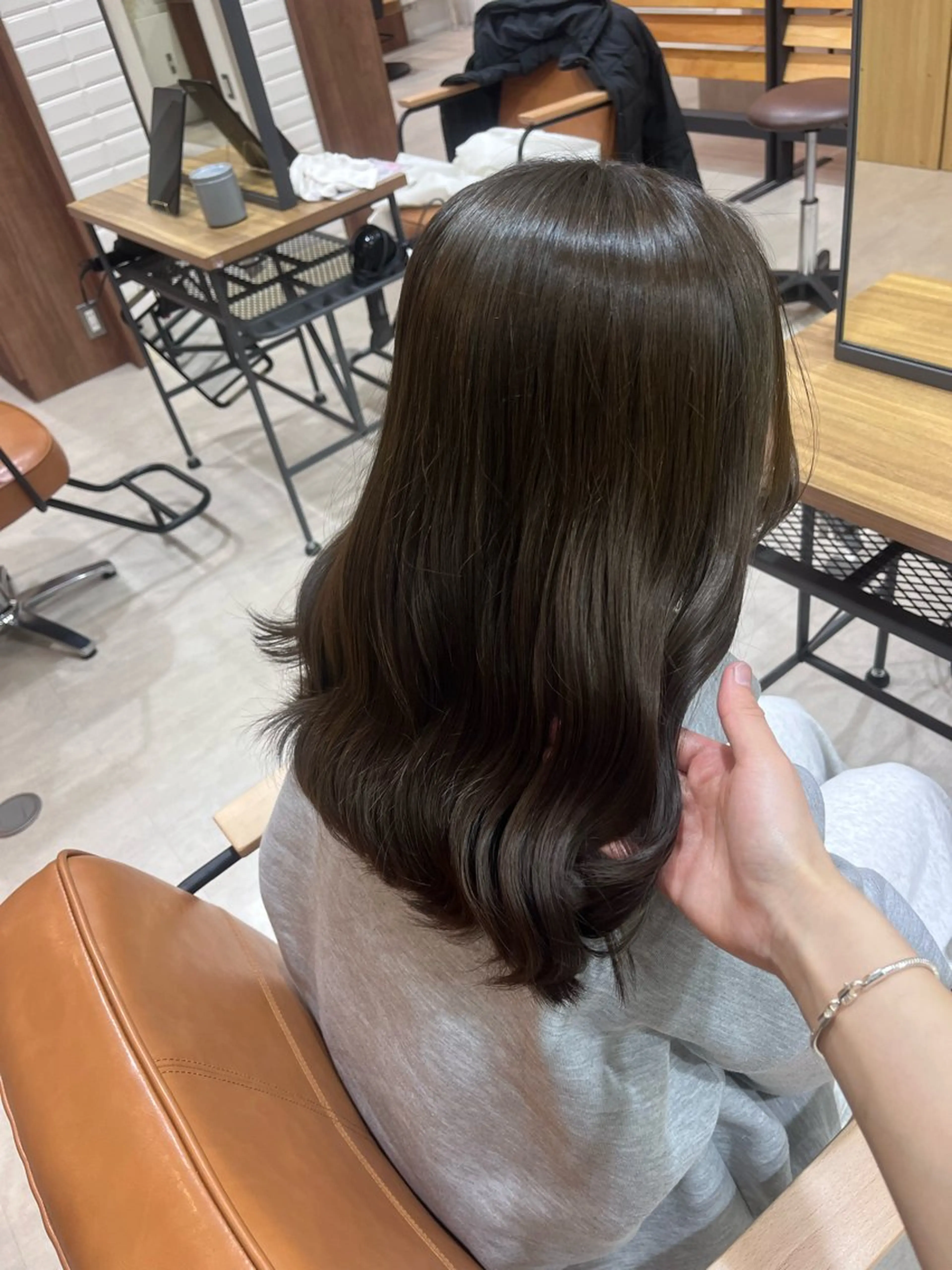 カラー NEIRO/透明感 カラー/グレージュのヘアスタイル