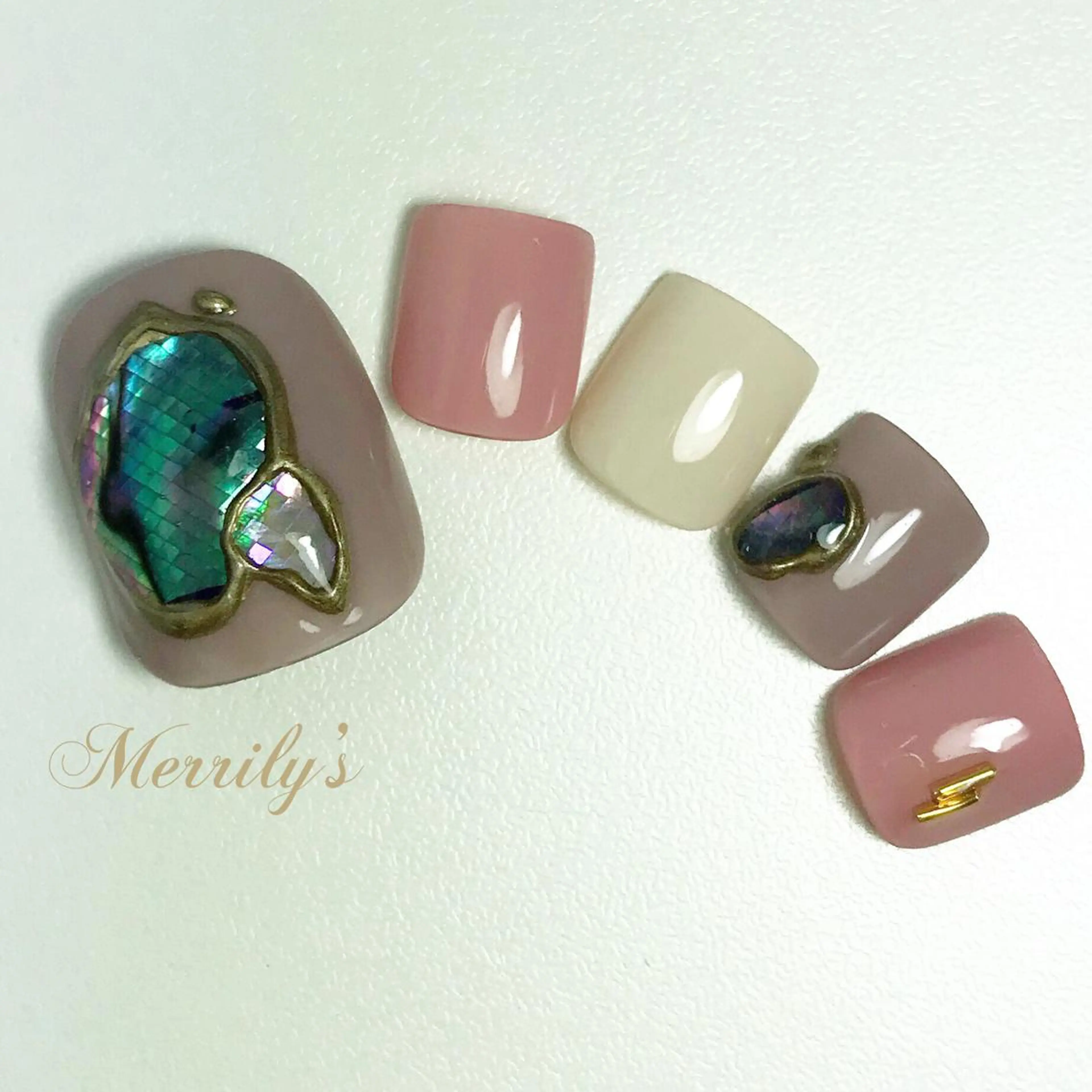 ネイル Merrily's Hagi Minaのネイルデザイン