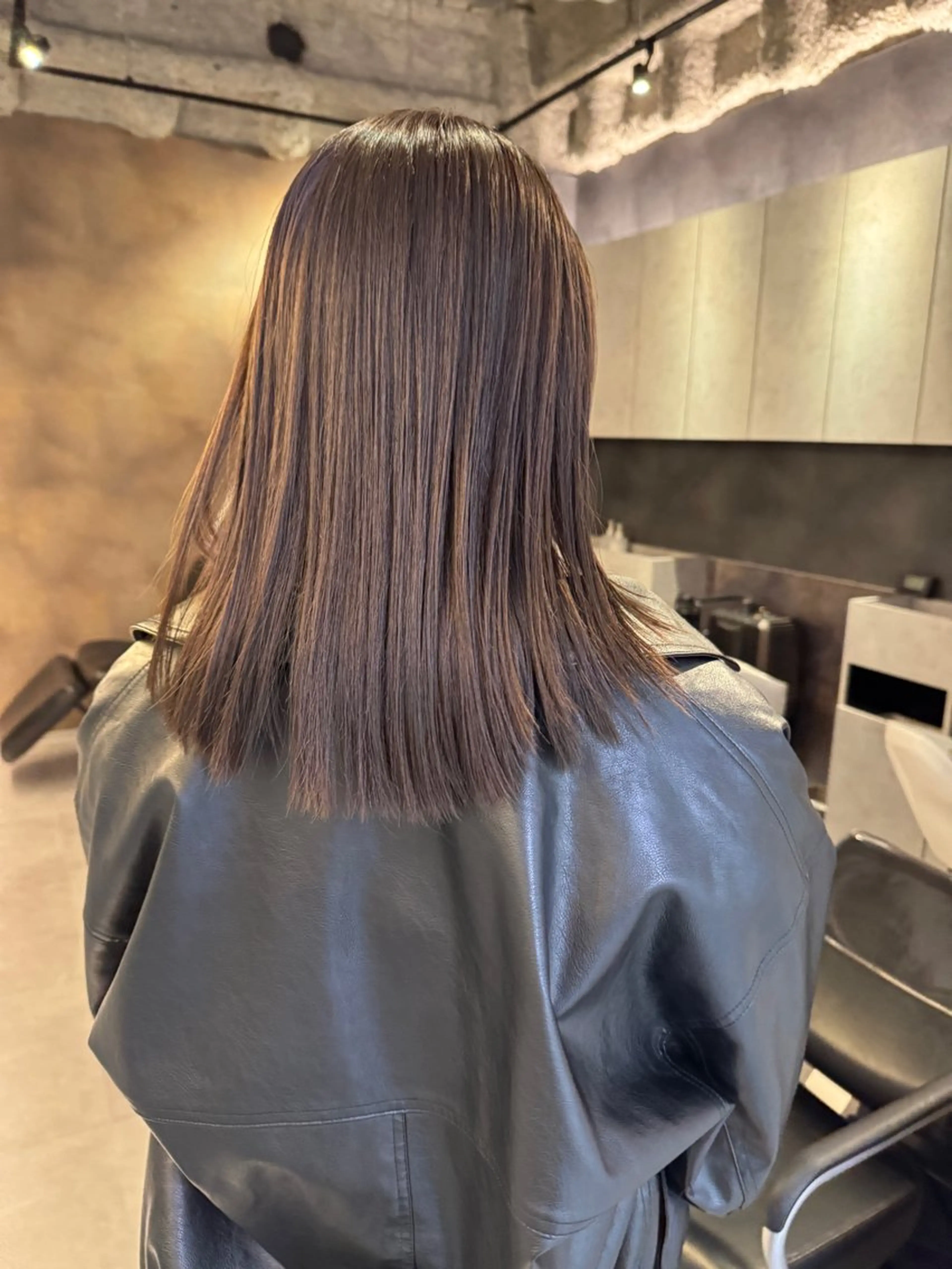 ミディアム カット ヘアカラー 三輪 恭平のヘアスタイル