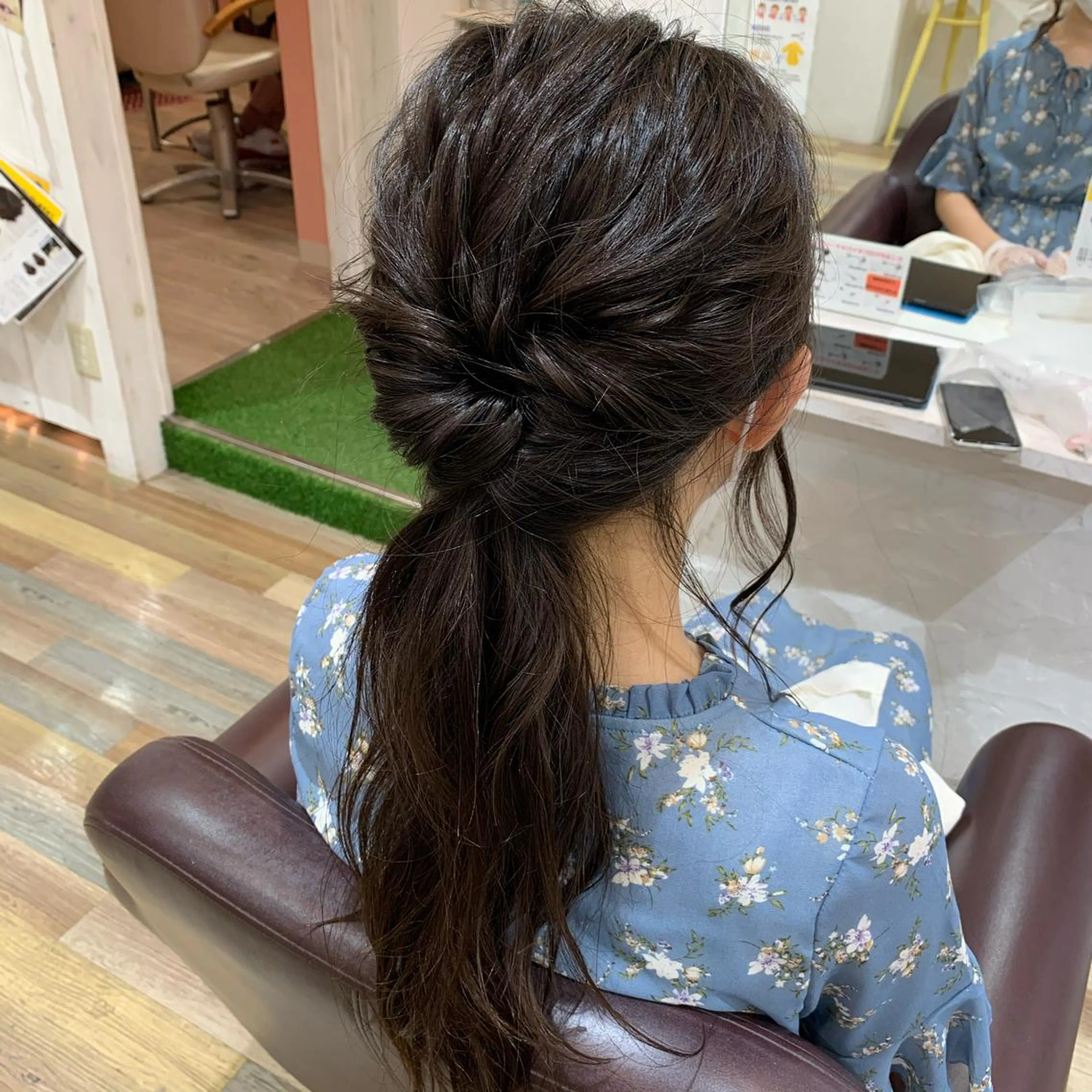 セミロング ヘアアレンジ 吉田 夢のヘアスタイル
