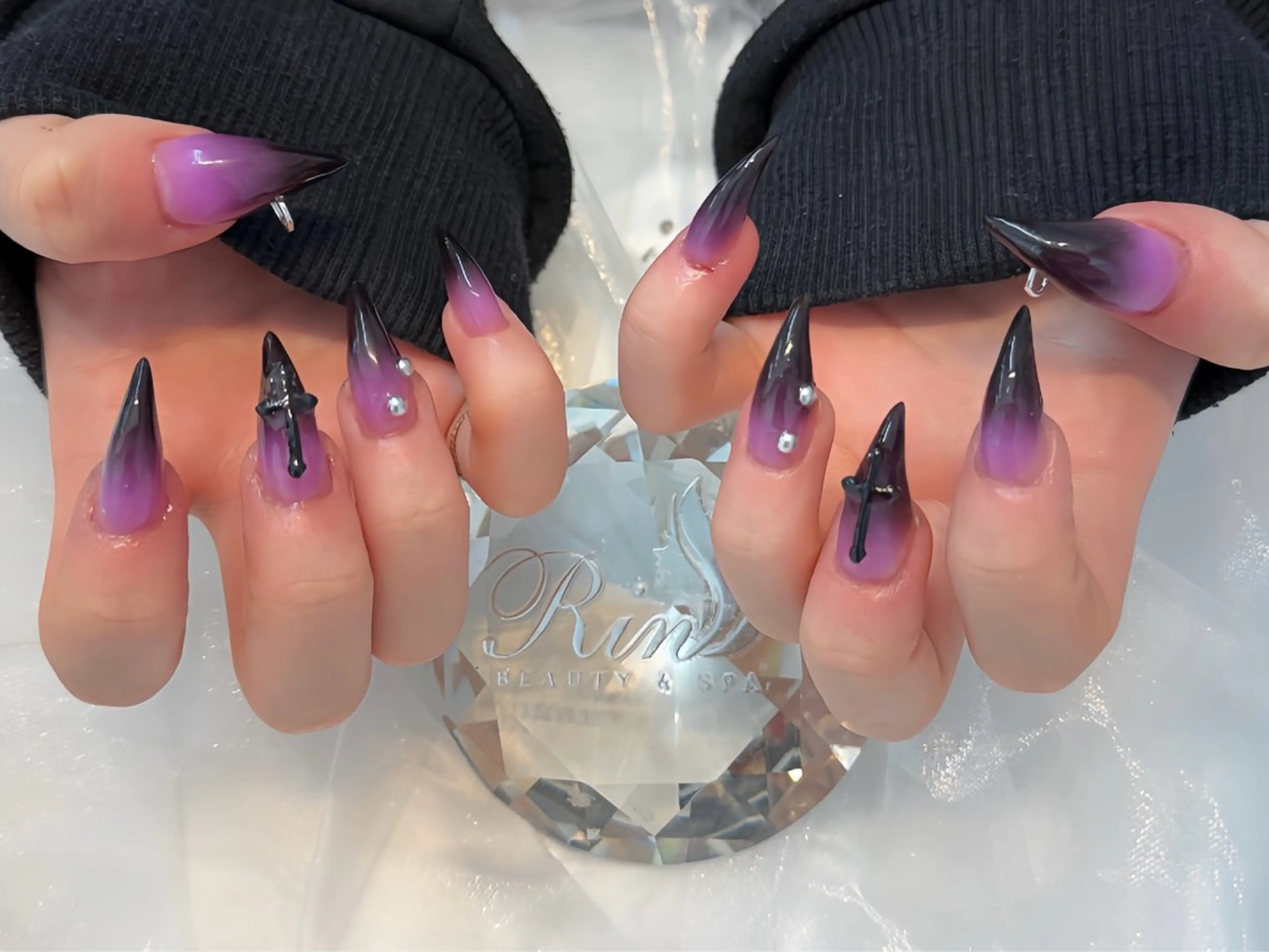 ネイル オーロラネイル チークネイル 桜ネイル クリアネイル ドット ハンドネイル Rin Nail 新大久保店のネイルデザイン