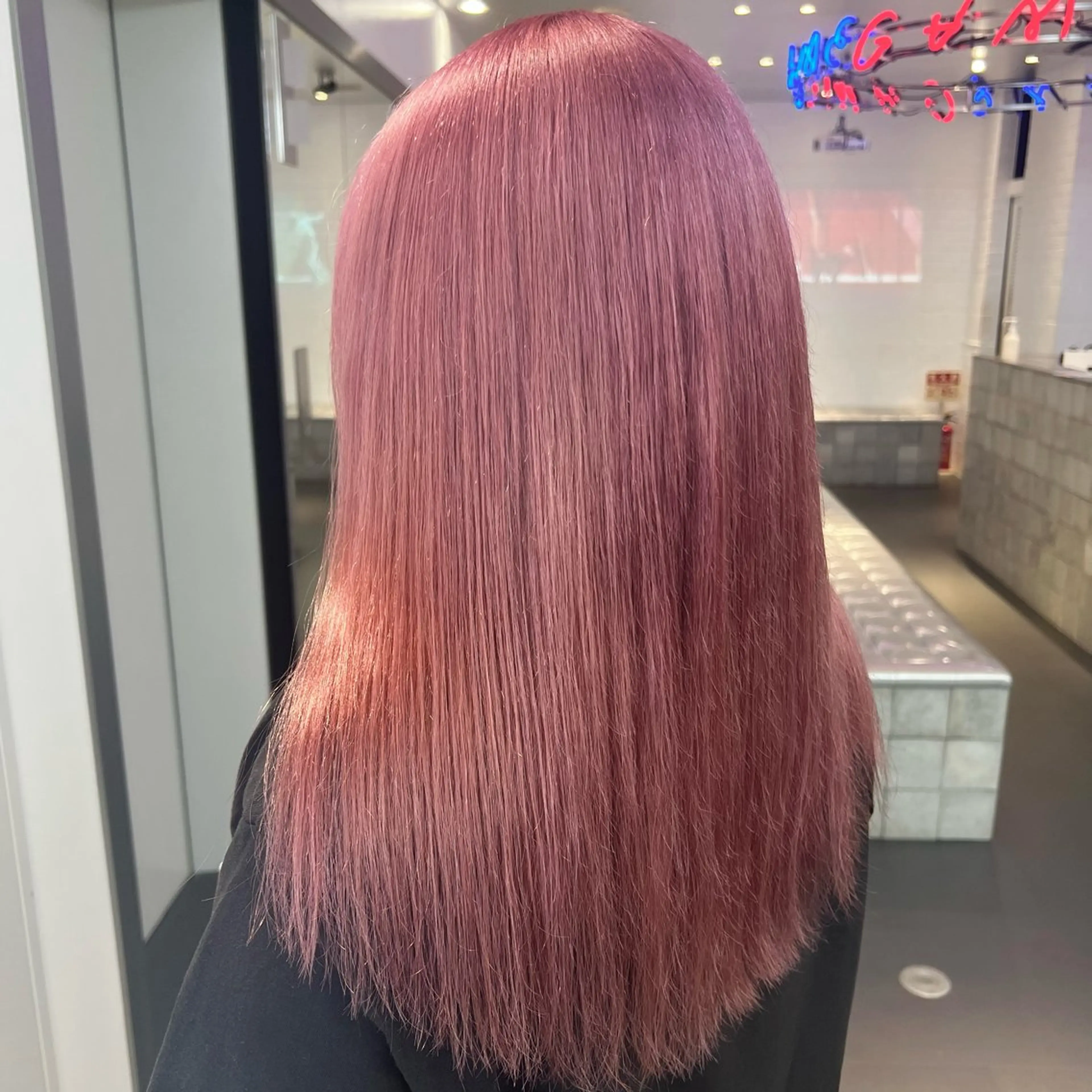 カラー ラベンダーカラー ラベンダーピンク ピンクカラー ヘアカラー トリートメント 🌼動き×透明感🩵 ハイトーン/ナナのヘアスタイル