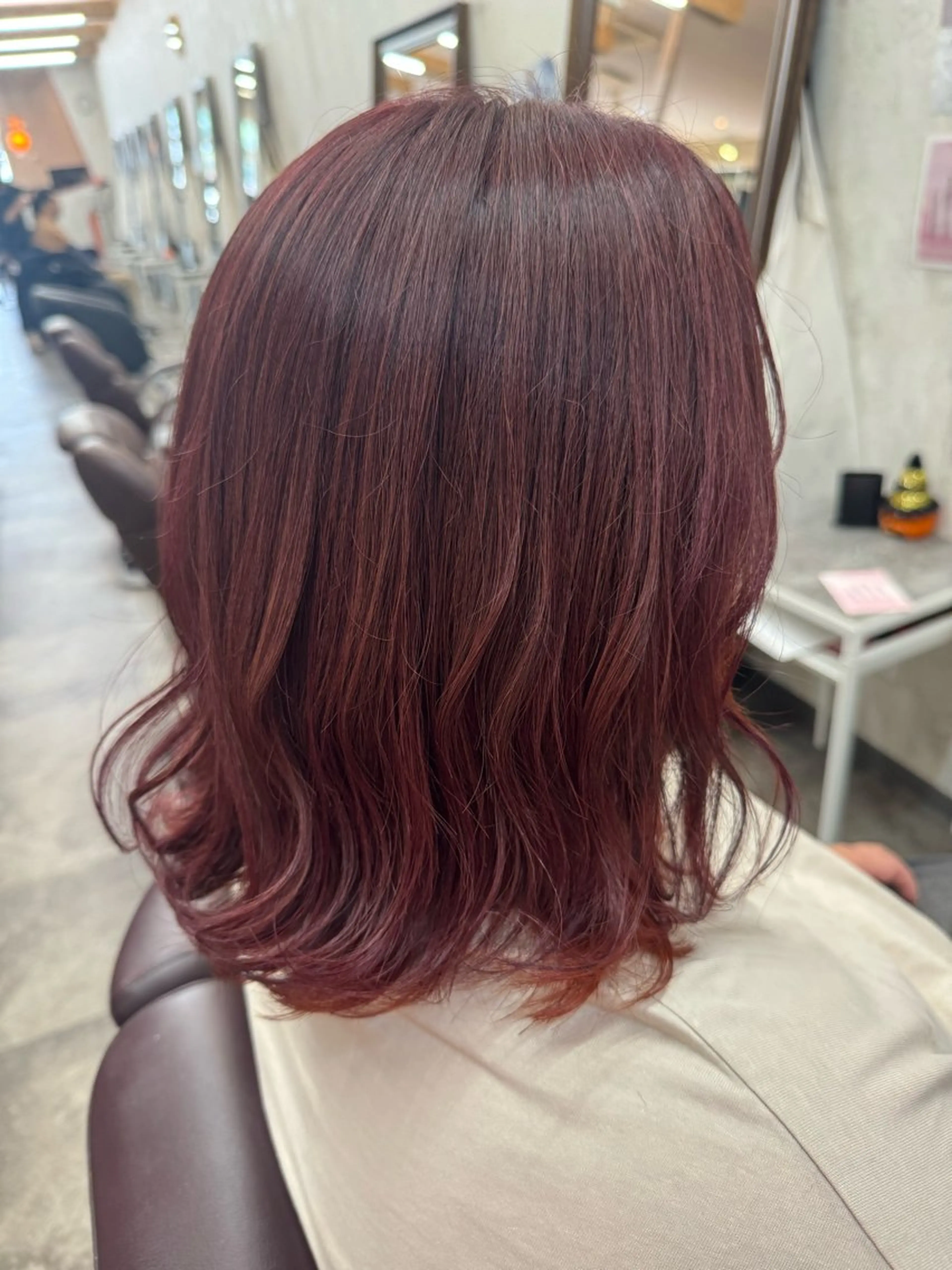 ミディアム カット ヘアカラー r i n k aのヘアスタイル