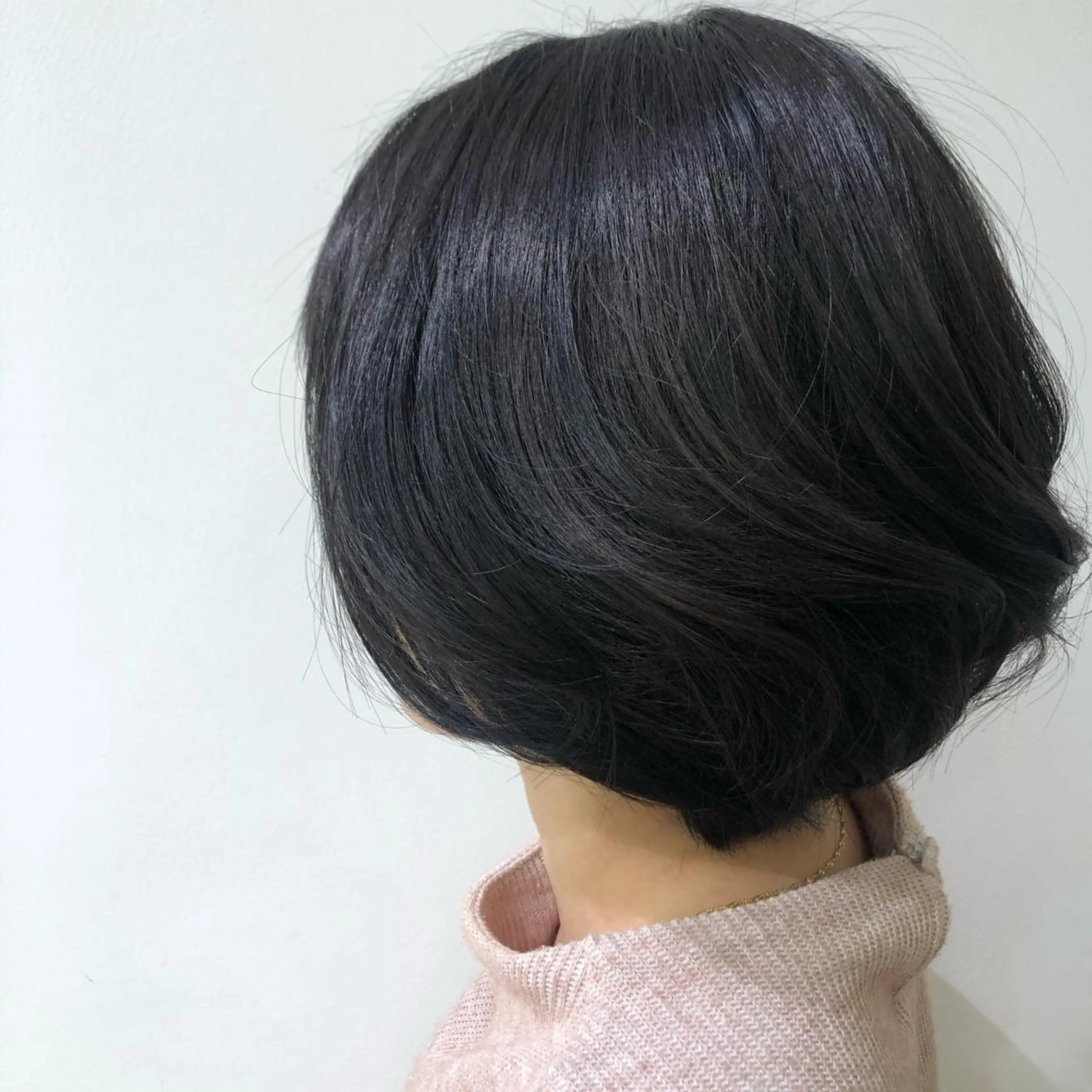ショート 透明感カラー🩵 mioのヘアスタイル