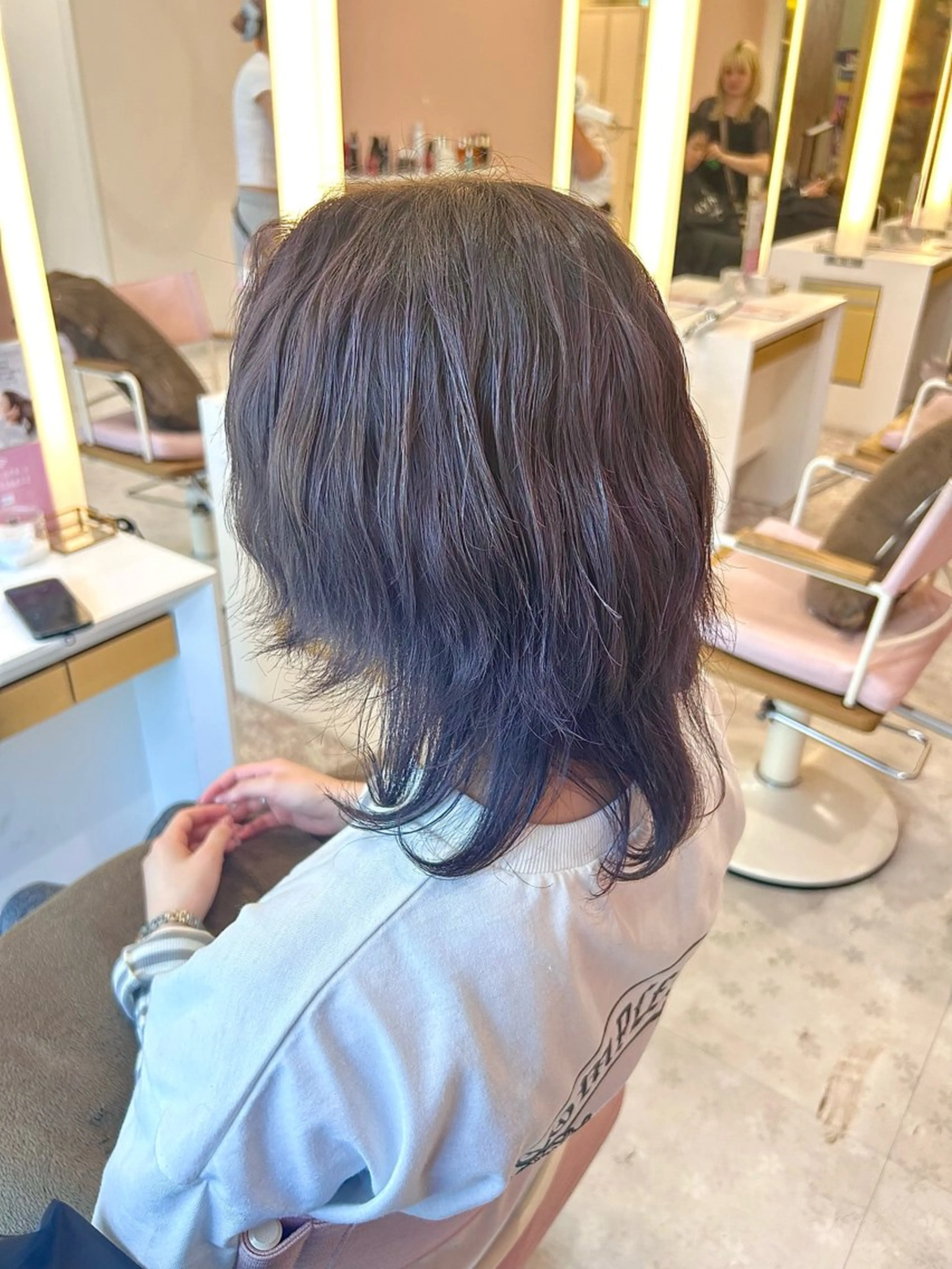 ミディアム RINA/ハイトーン /レイヤー/髪質改善のヘアスタイル